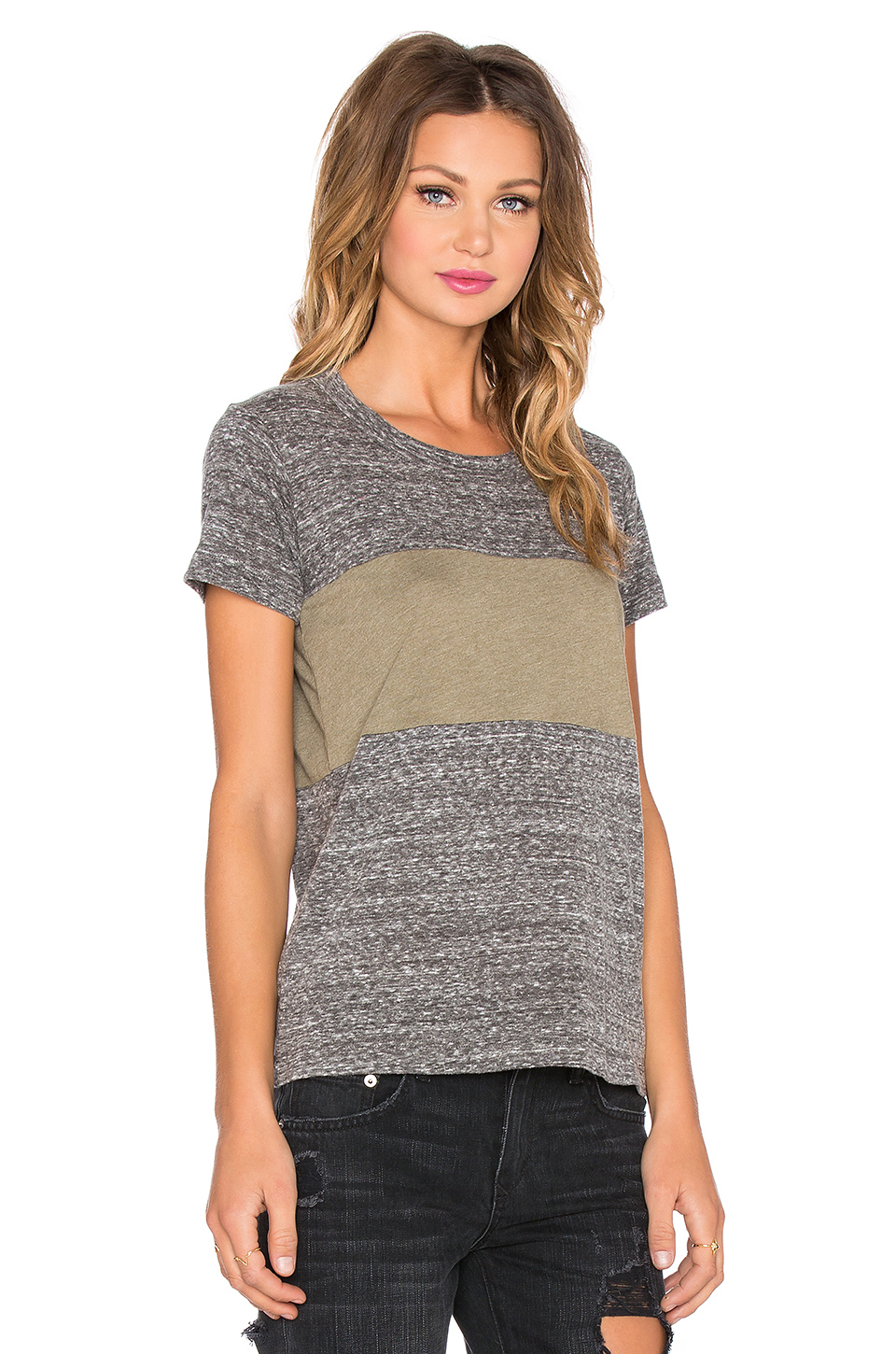 A fine line Davy Tee in Gray Lyst