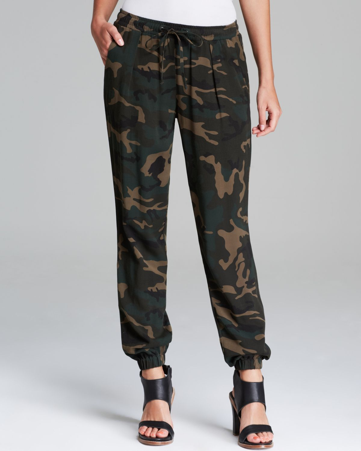 under armour camo jogger pants