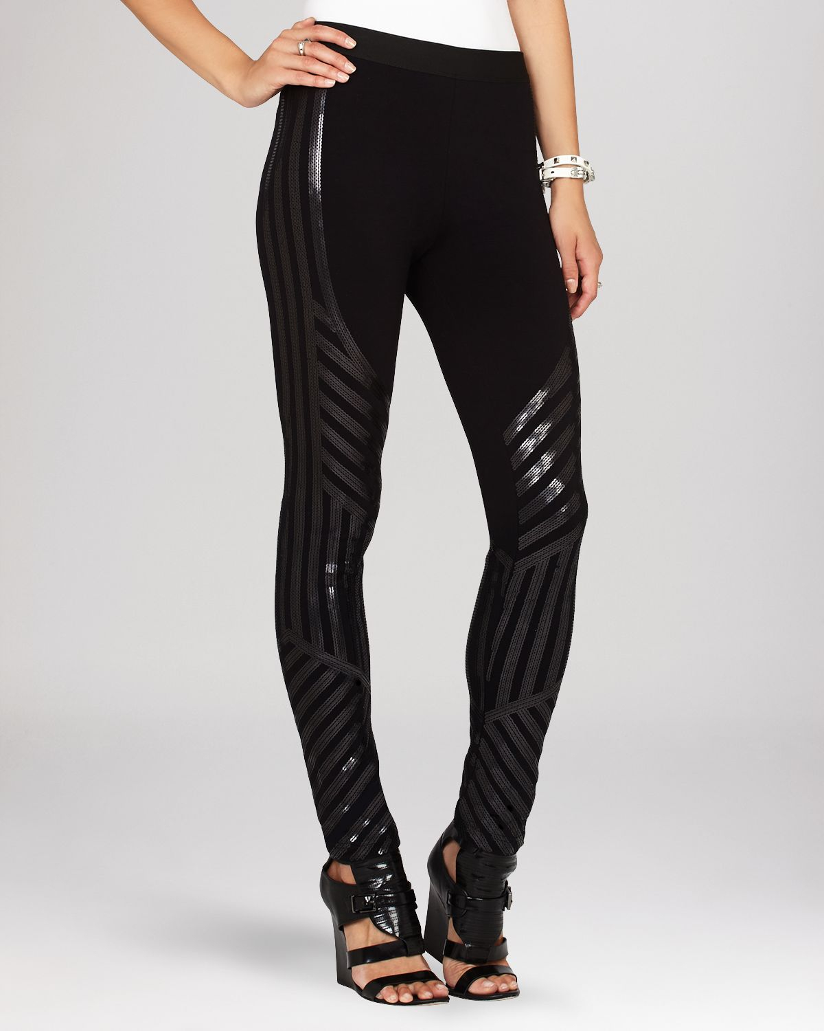 linear leggings