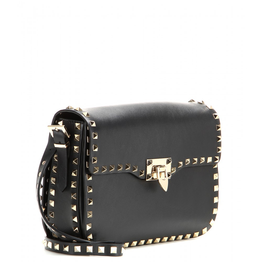 Lyst Valentino Rockstud Leather Shoulder Bag In Black Gallery Previously Sold At Mytheresa Women S Valentino Rockstud Bags