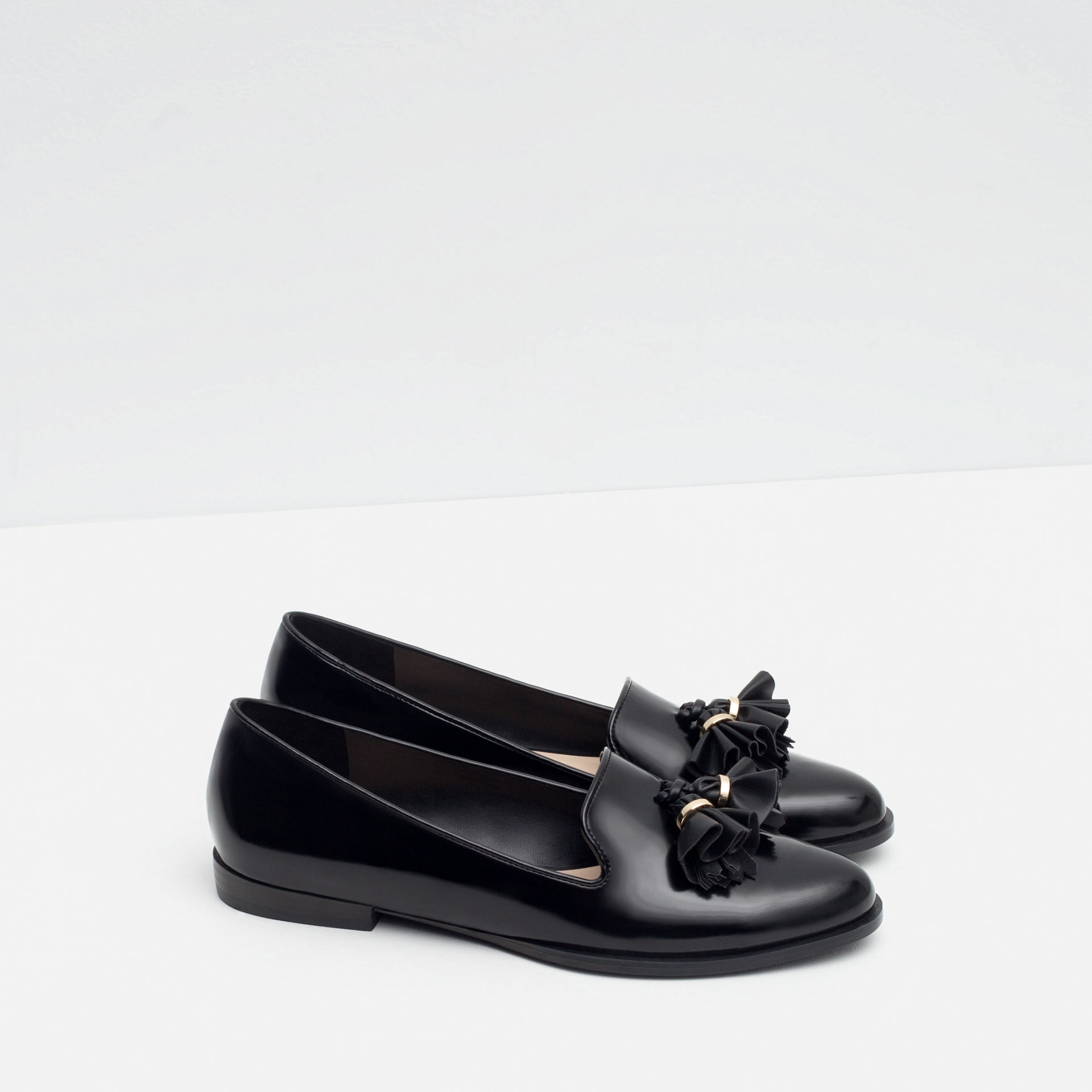 Zara Flat Shoes With Tassels in Black | Lyst