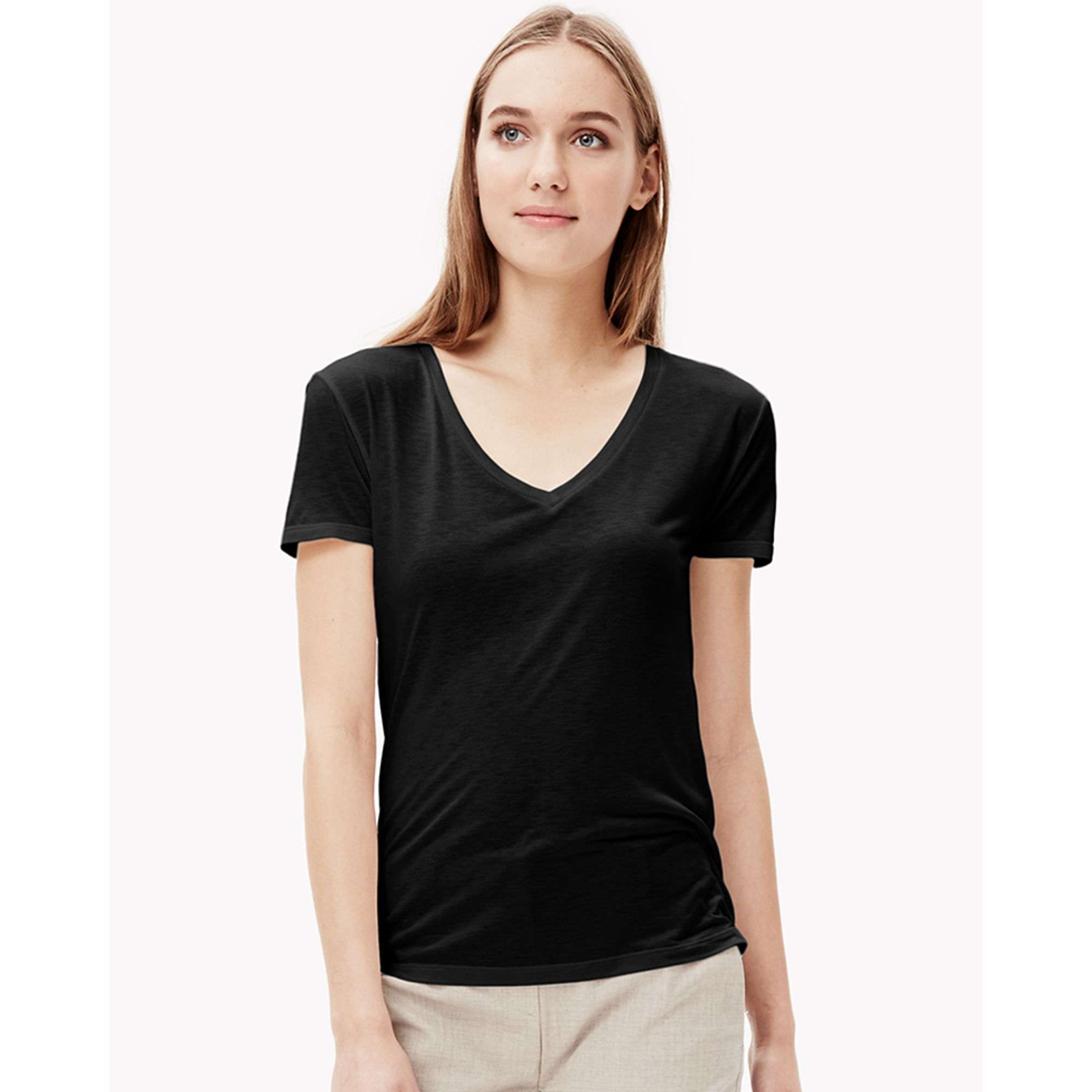 Theory Drapey V-neck Tee in Black | Lyst