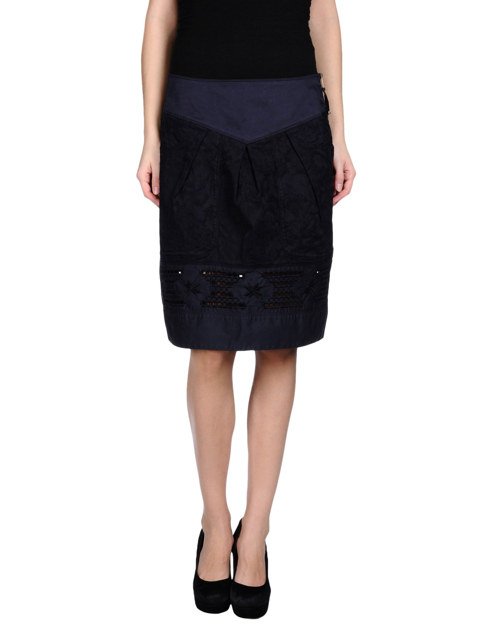 Explore InStyle Knee High Boots with Pencil Skirt: For a classy, stylish look, a pencil skirt that hits at the knee paired with knee-high boots that eliminates a gap of skin showing equals instant elegance, which is perfect for the workday. Never worry with the hemlines that don’t create the gap.