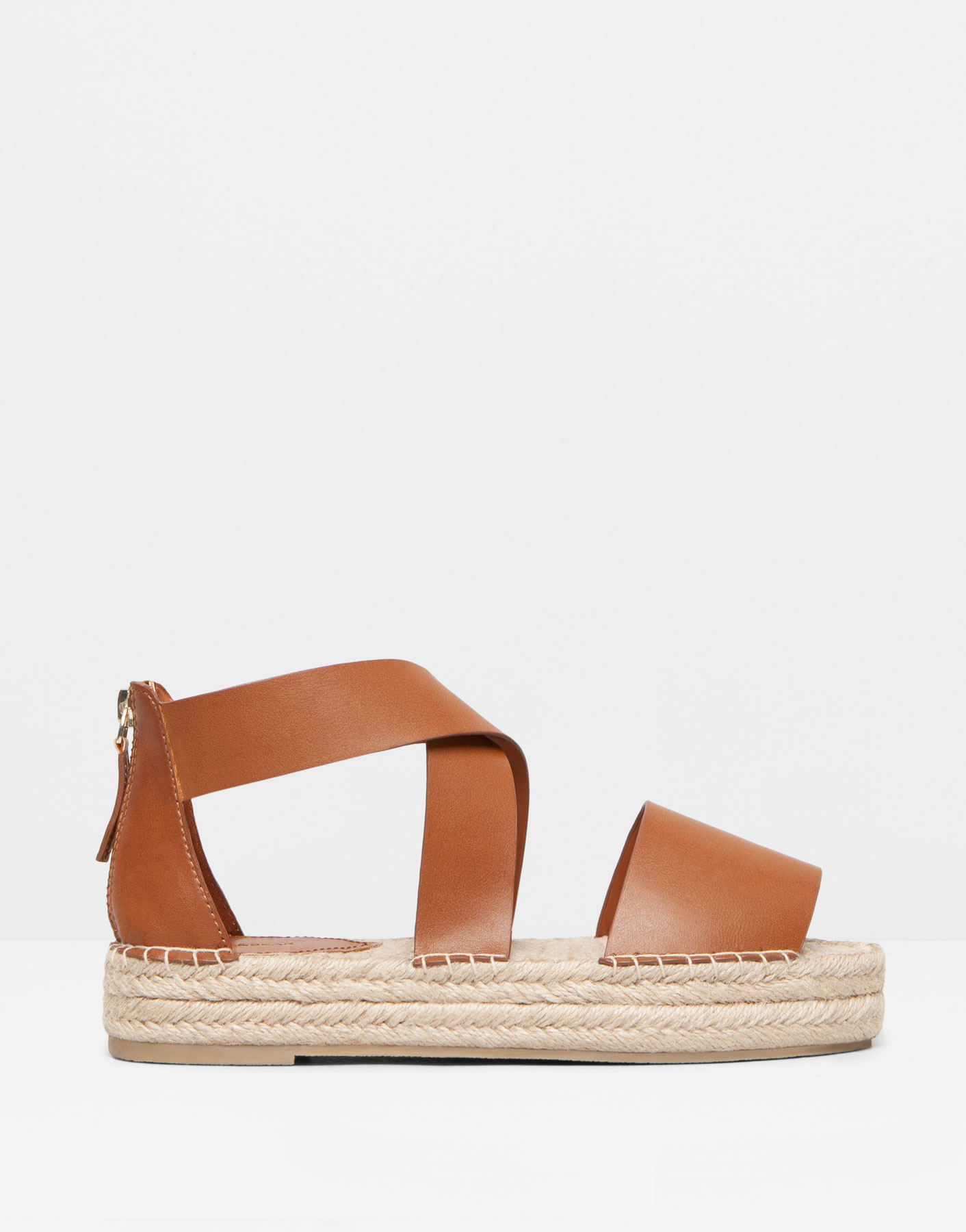 pull and bear sandals