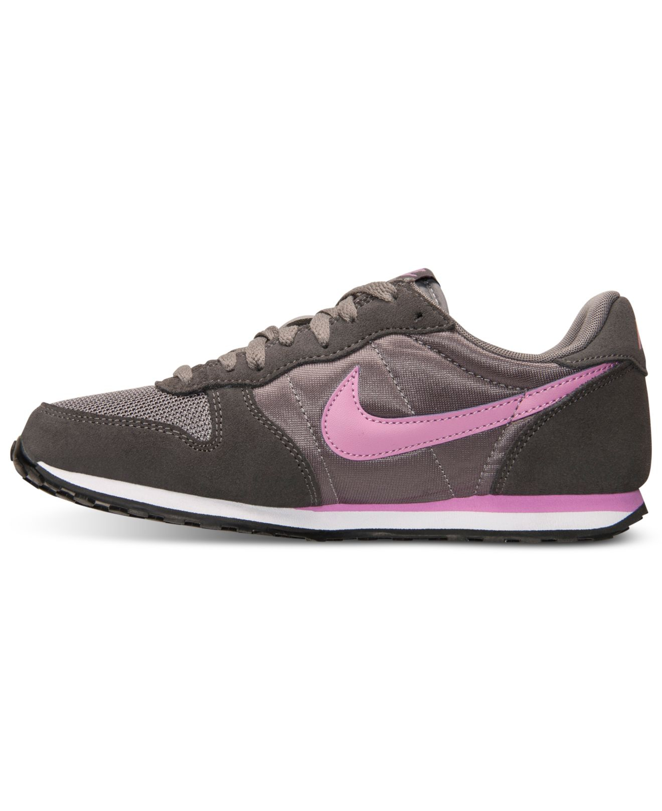 casual nikes