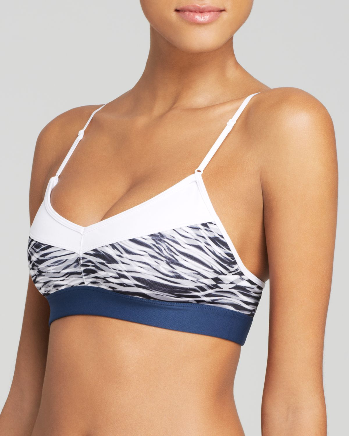 Alo yoga Sports Bra Tidal Flow w9020r in Blue Lyst