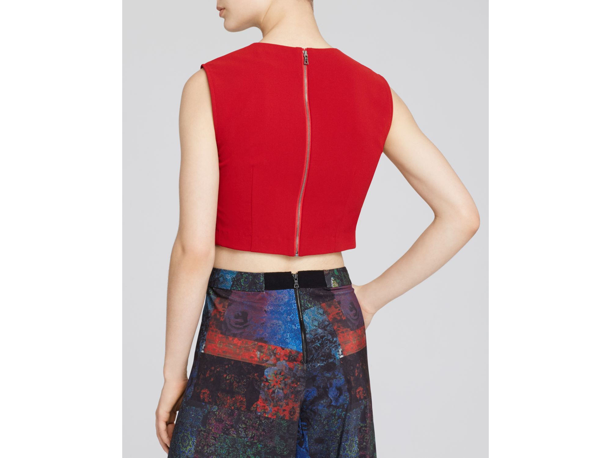 Lyst - Alice + Olivia Klynn Crop Top in Red Gallery