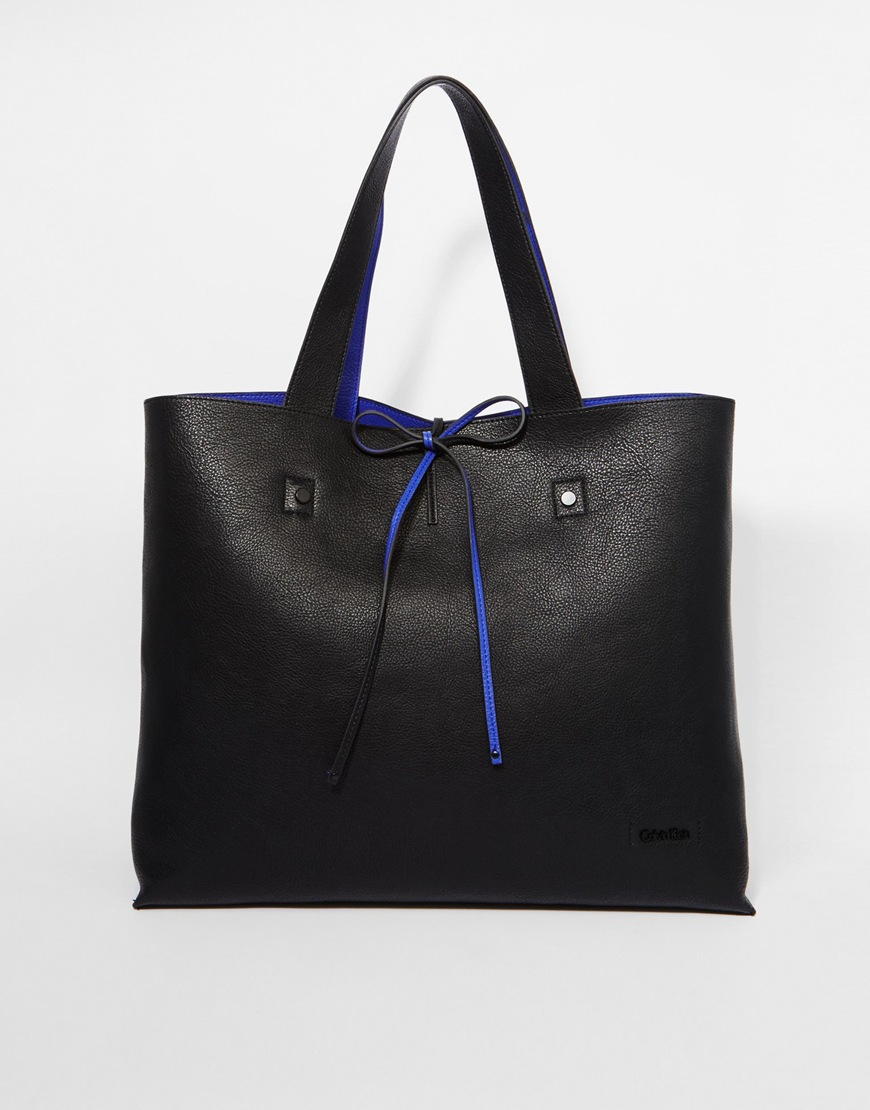 Calvin klein Stef Reversible Shopper Bag In Black in Blue ...