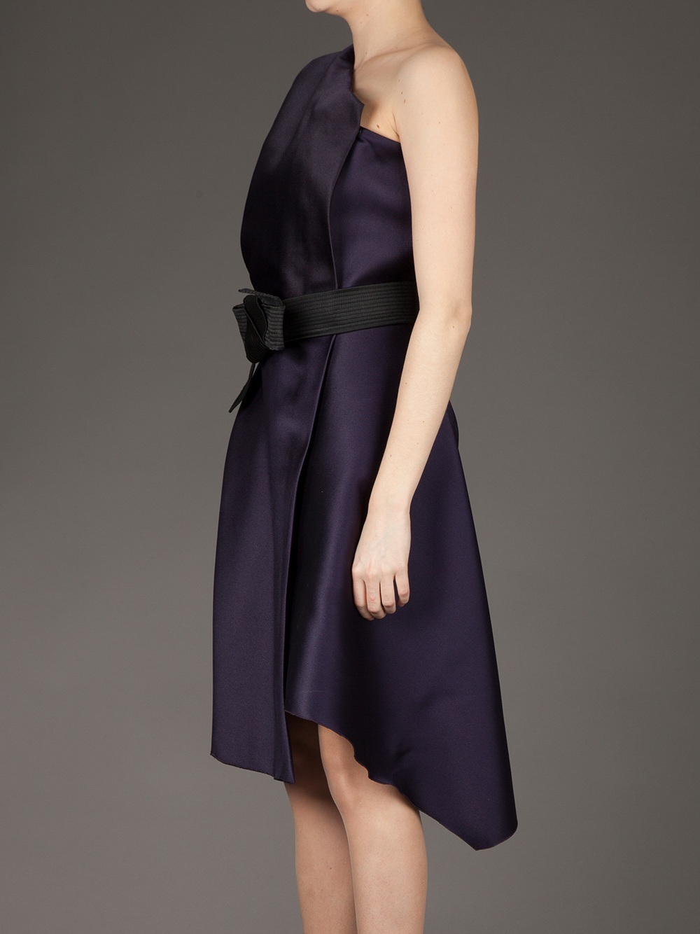 one shoulder bow