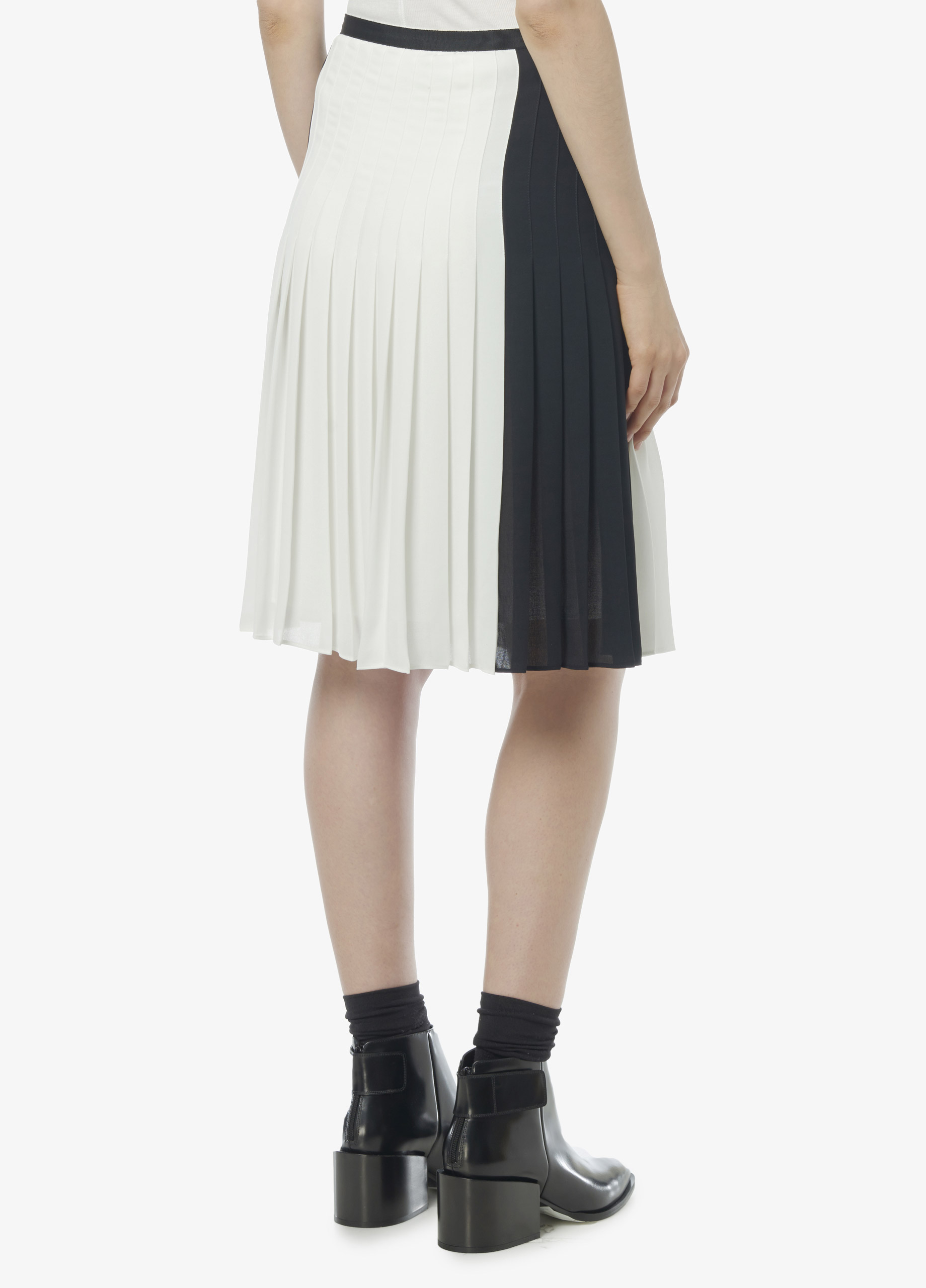 Lyst - Vince Colorblock Pleated Knee-Length Skirt in Black