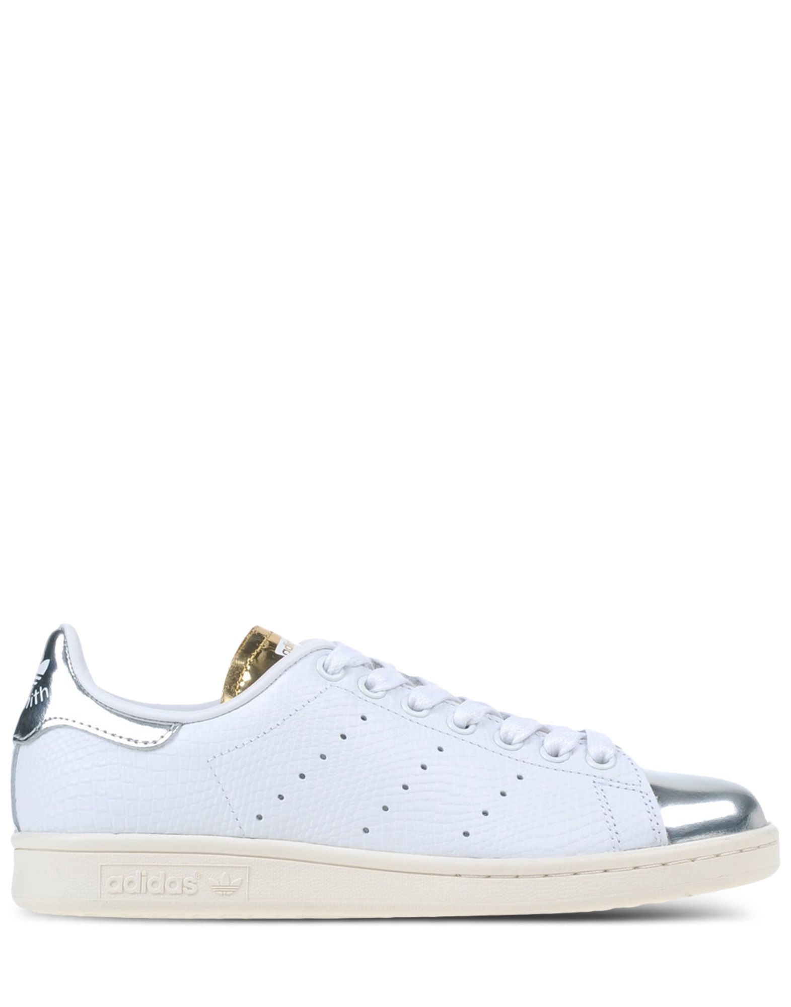 the white low top trainer