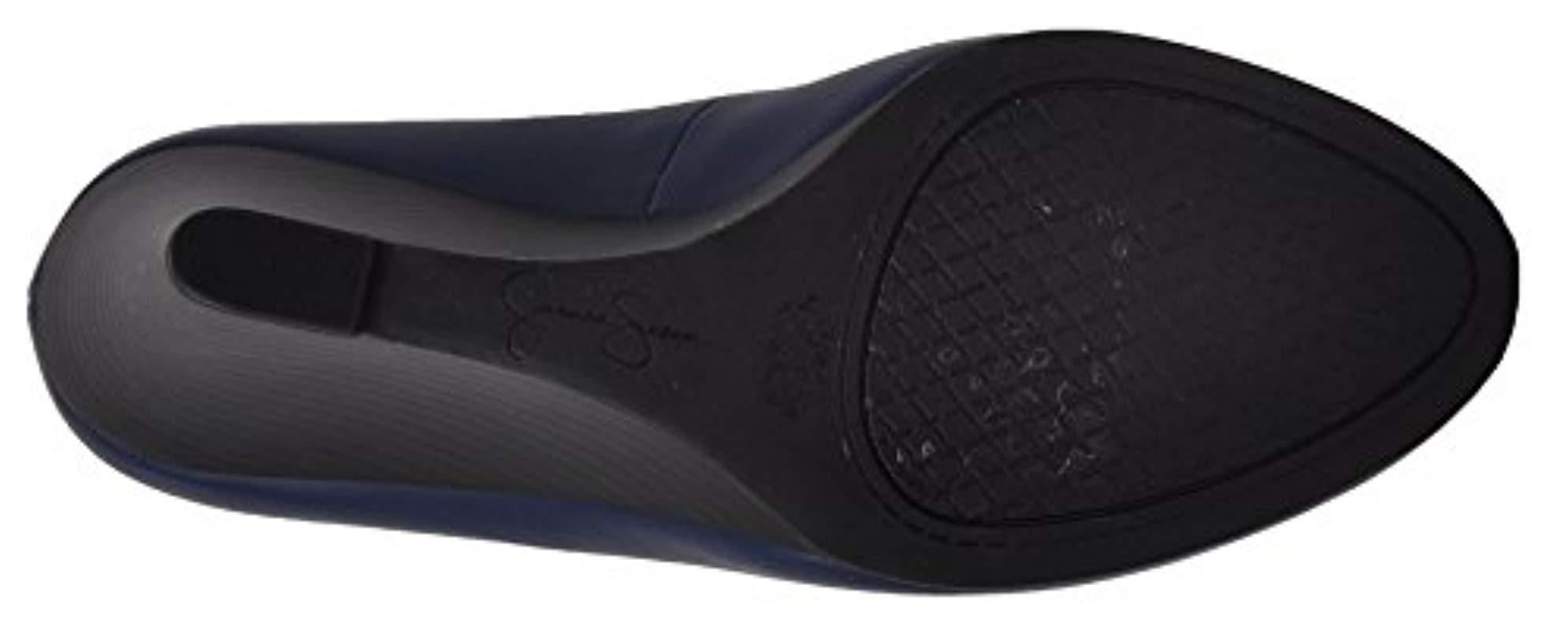 jessica simpson cash wedge
