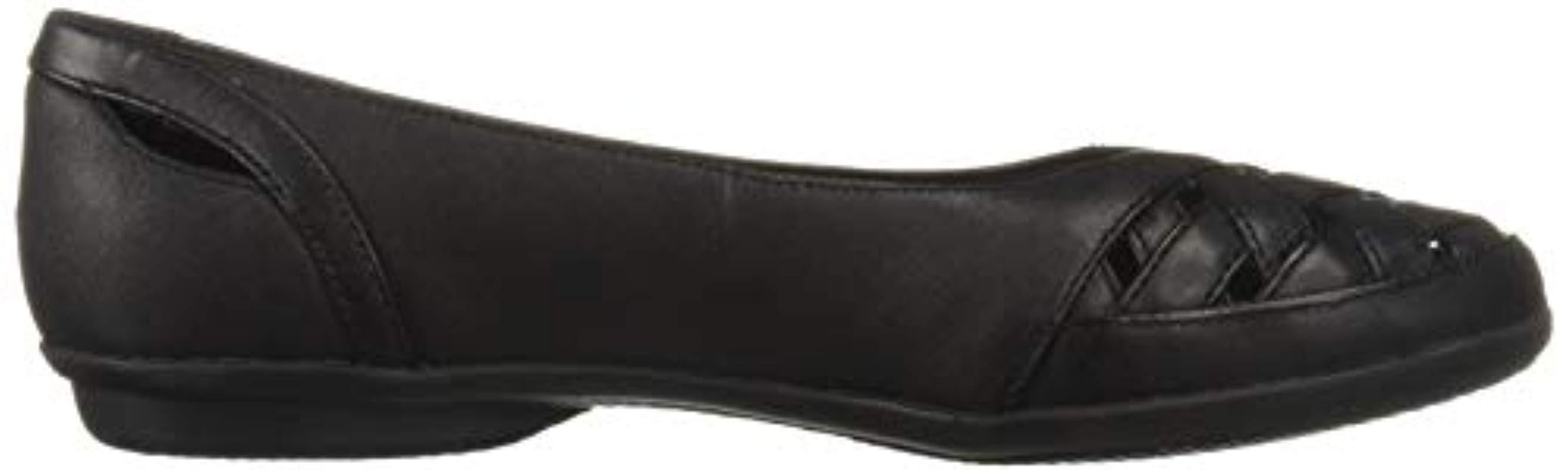 clarks gracelin maze leather flat
