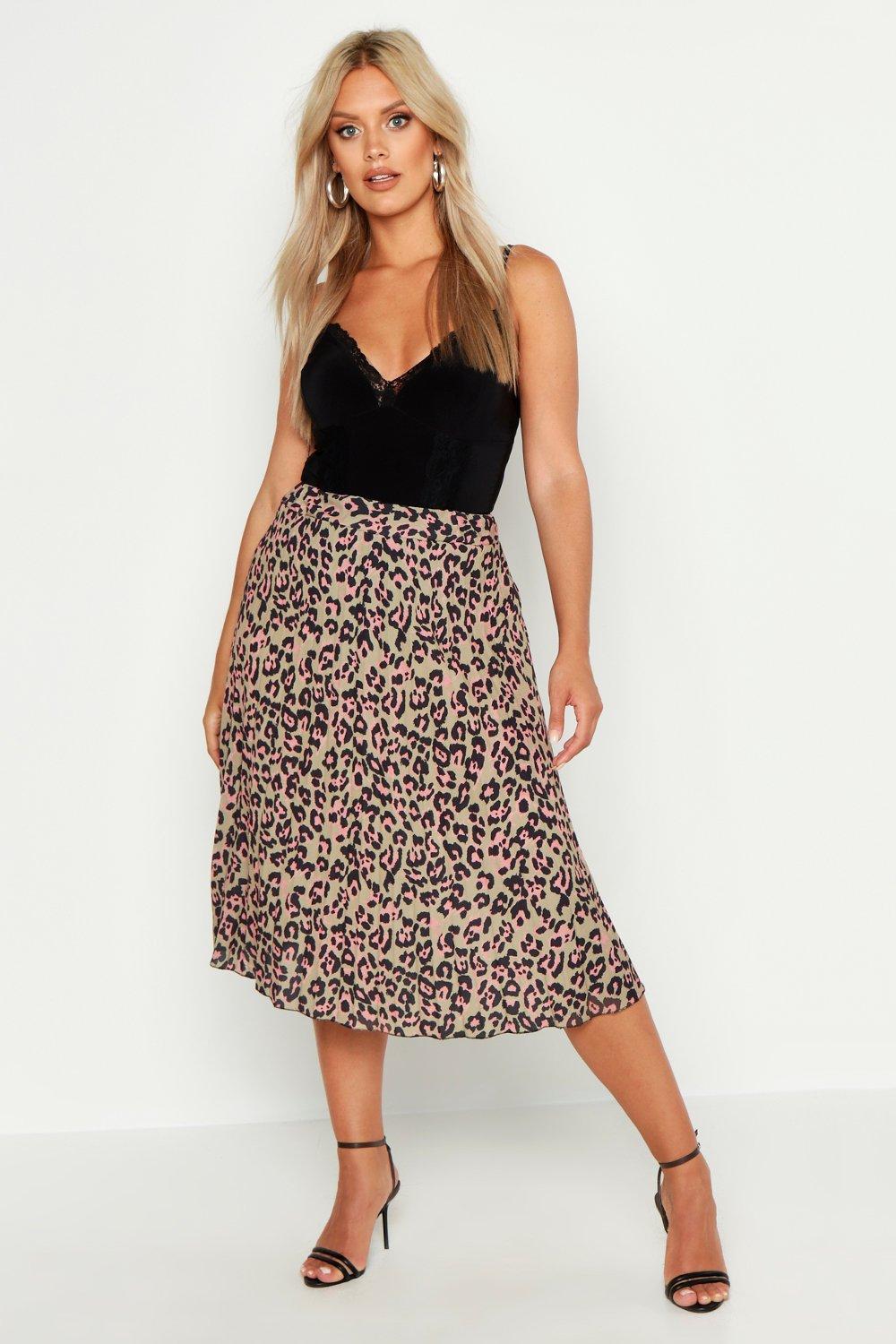 Download Boohoo Plus Leopard Print Pleated Midi Skirt - Lyst