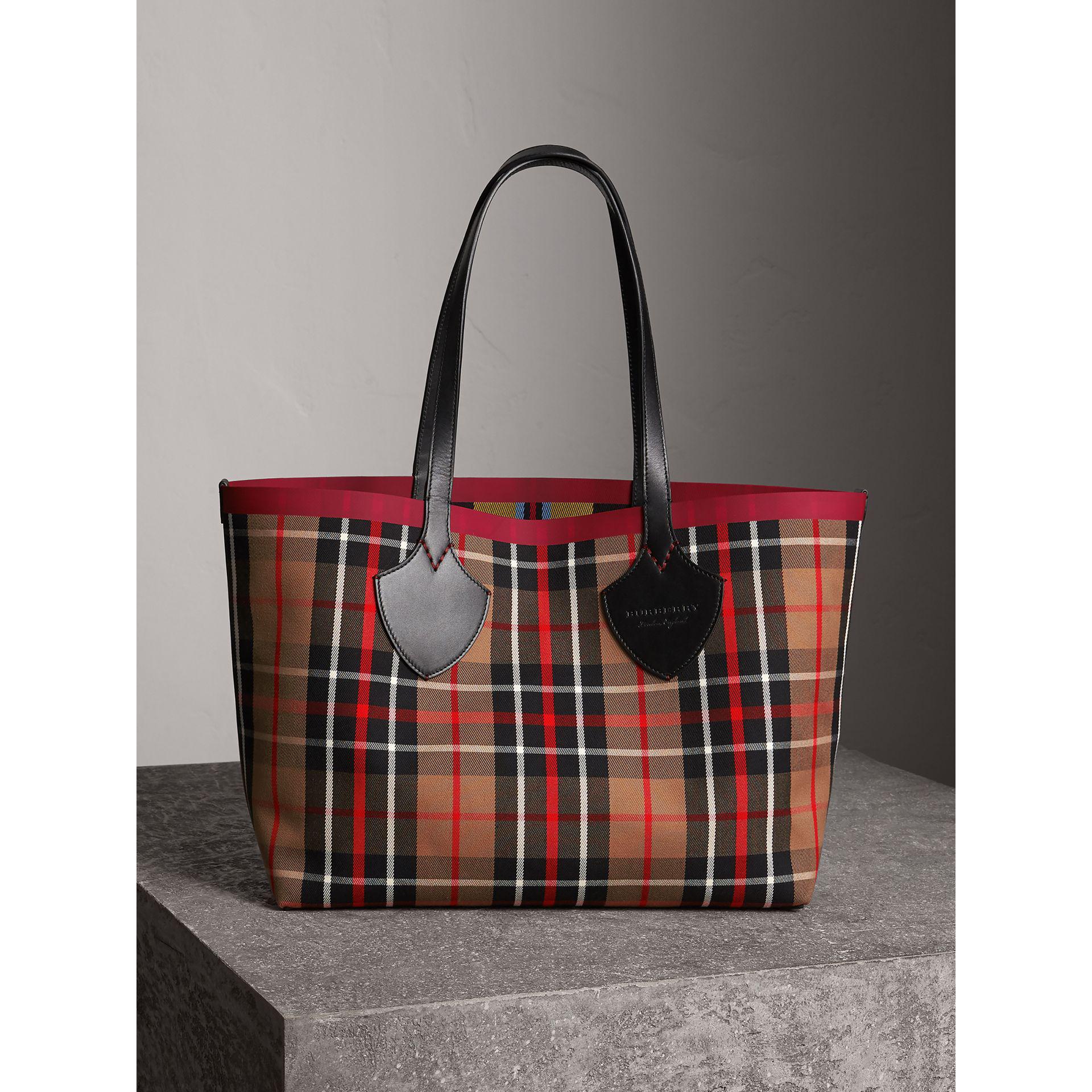 Lyst - Burberry The Medium Giant Reversible Tote In Vintage Check