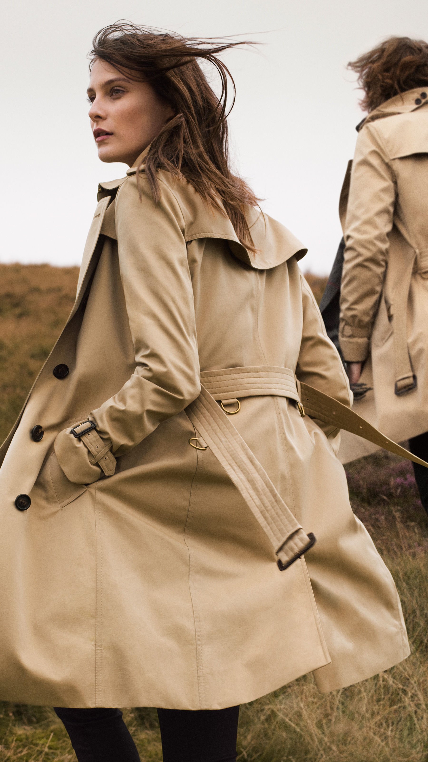 Burberry The Sandringham Midlength Heritage Trench Coat Honey in