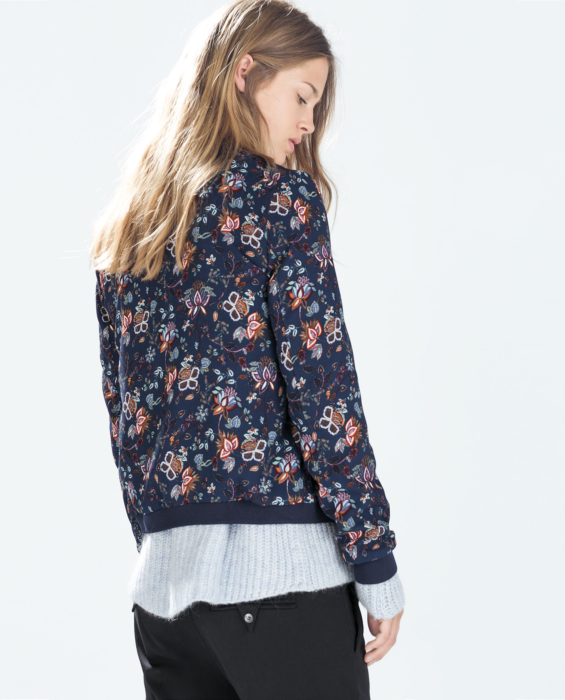 Cover up this season with our new Berrie floral bomber jacket! Available in UK sizes
