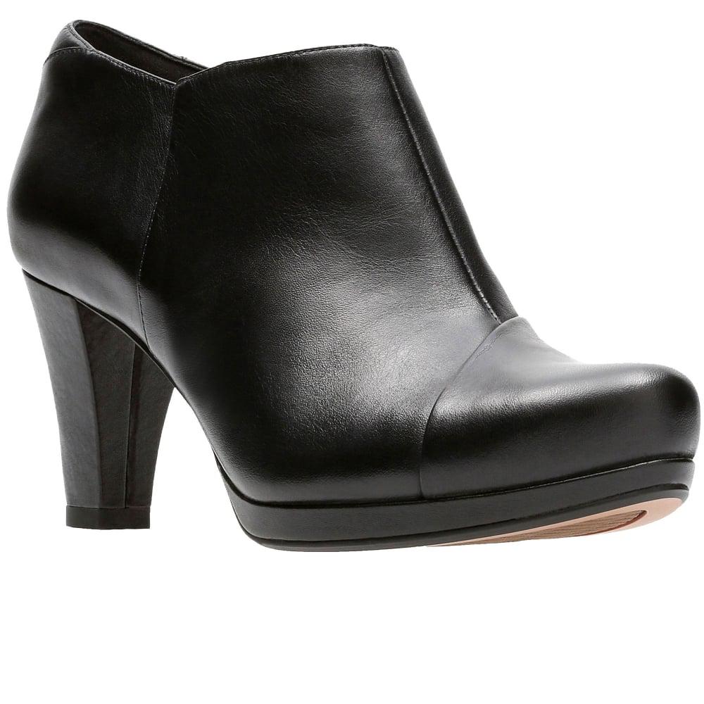 Lyst Clarks Chorus Jingle Donna Wide scarpe in Nero Lyst Clarks Chorus Wide Jingle Donna Wide Chorus scarpe in Nero 25e0c0