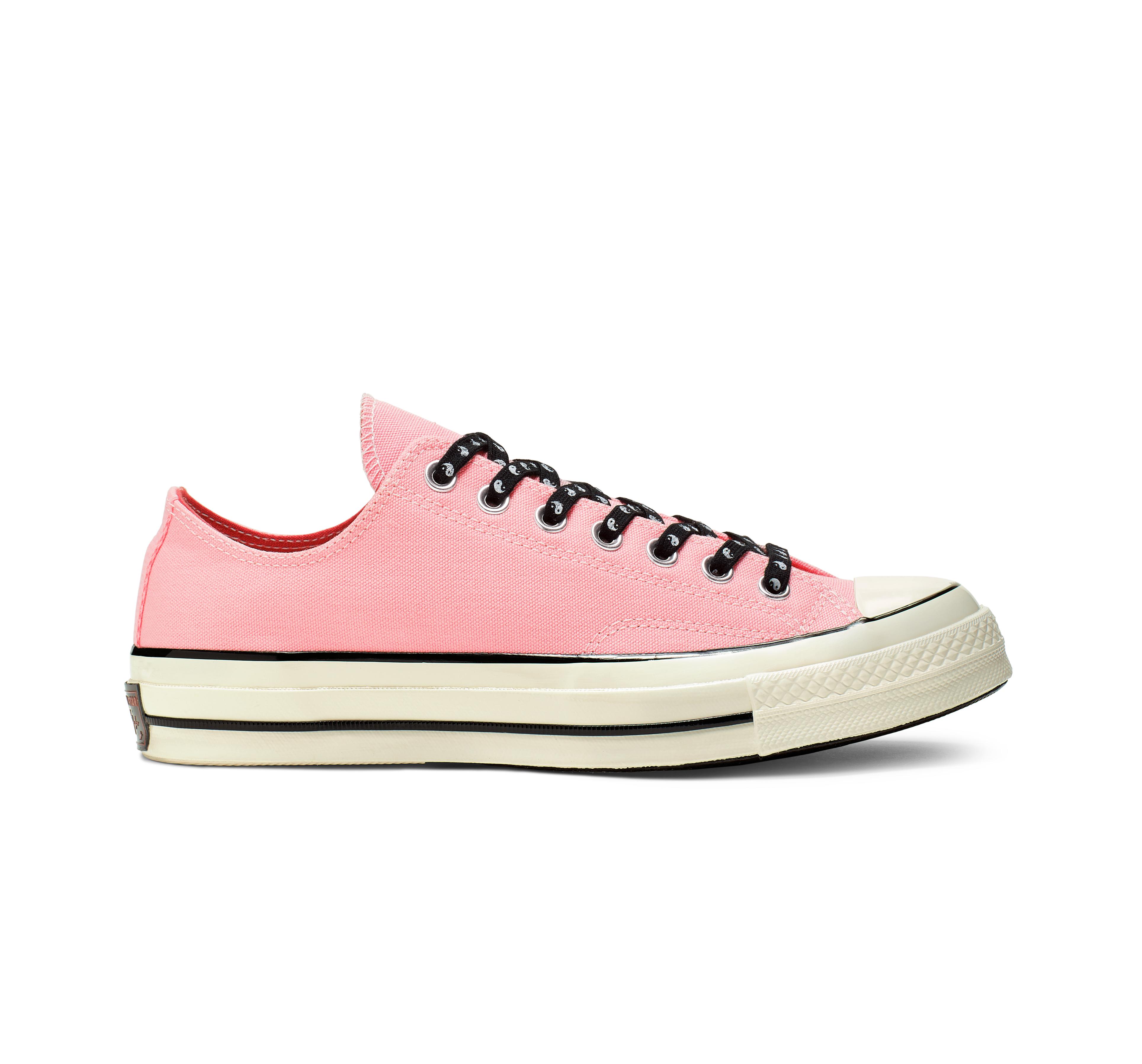 converse play pink