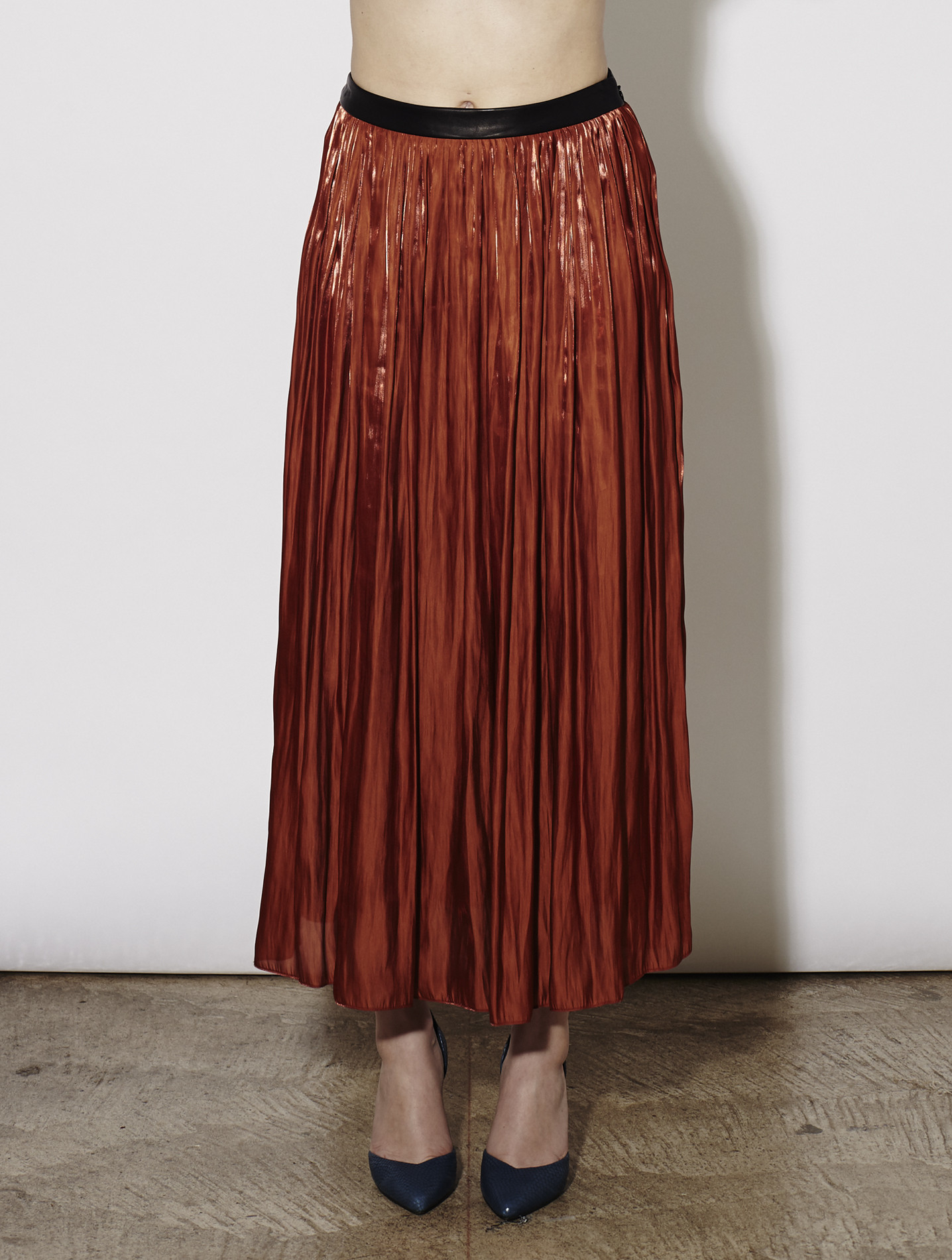 Rhié Pleated Charmeuse Skirt With Leather Waistband in Gold (Copper ...