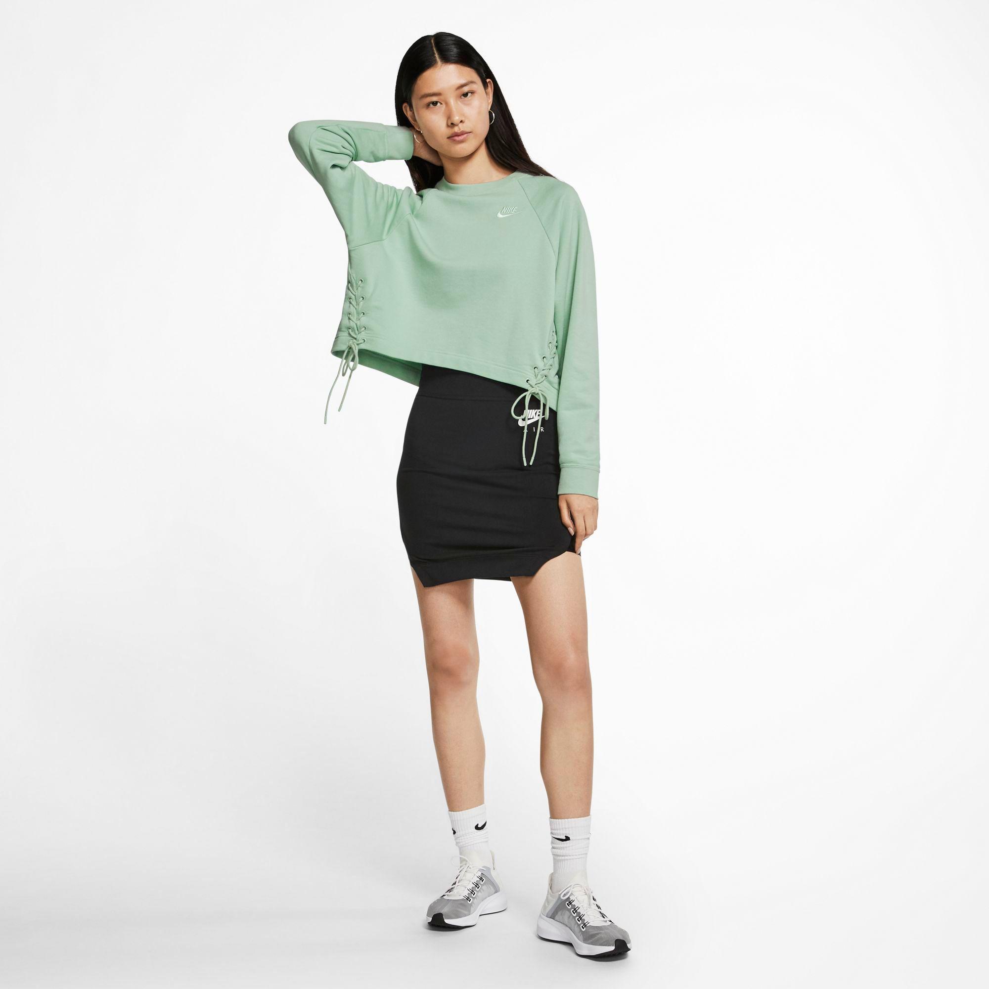 Nike Sportswear Essential Fleece Crew in Green - Lyst