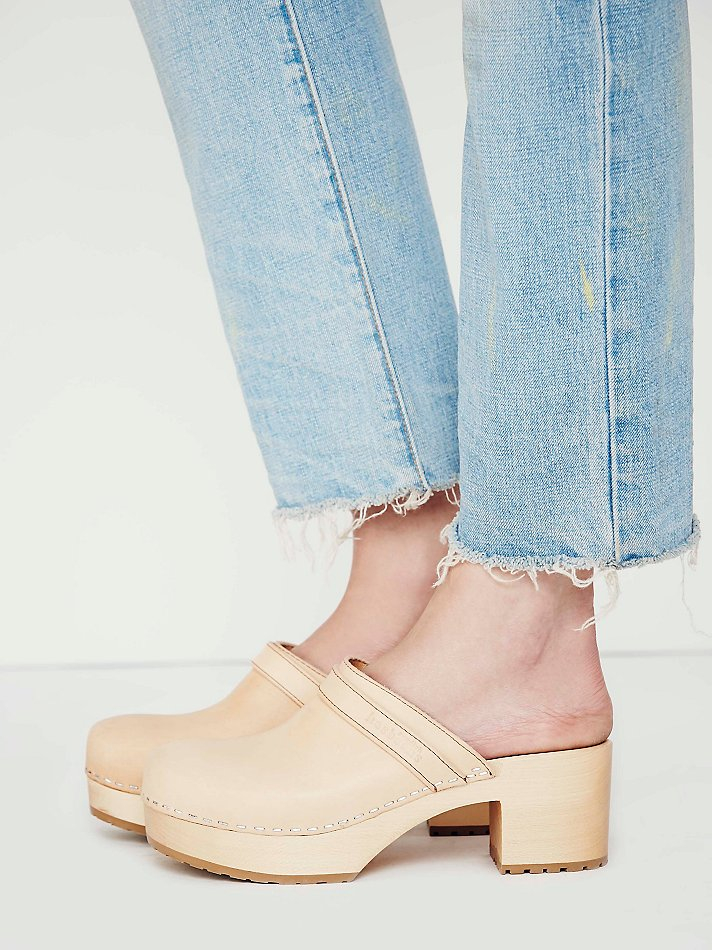 The Ultimate Guide to Summer’s “New” Shoe — The Clog