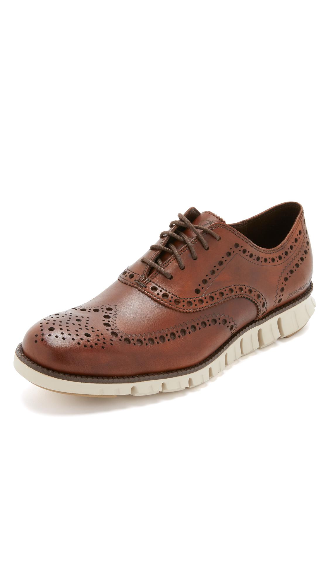 men brown wingtip shoes