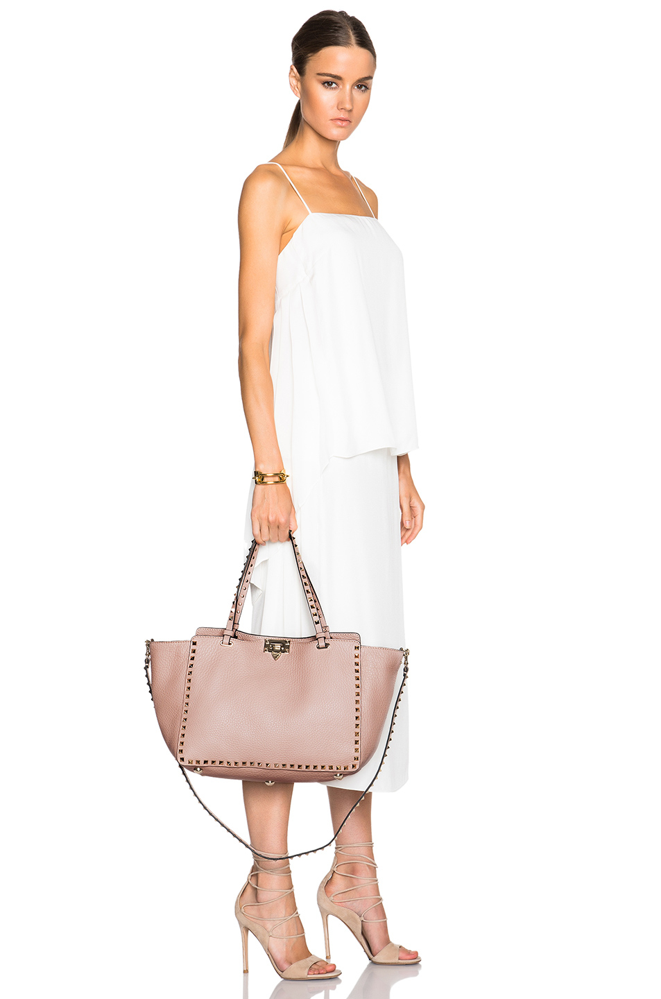 Lyst Valentino Rockstud Medium Crossbody Tote in Pink