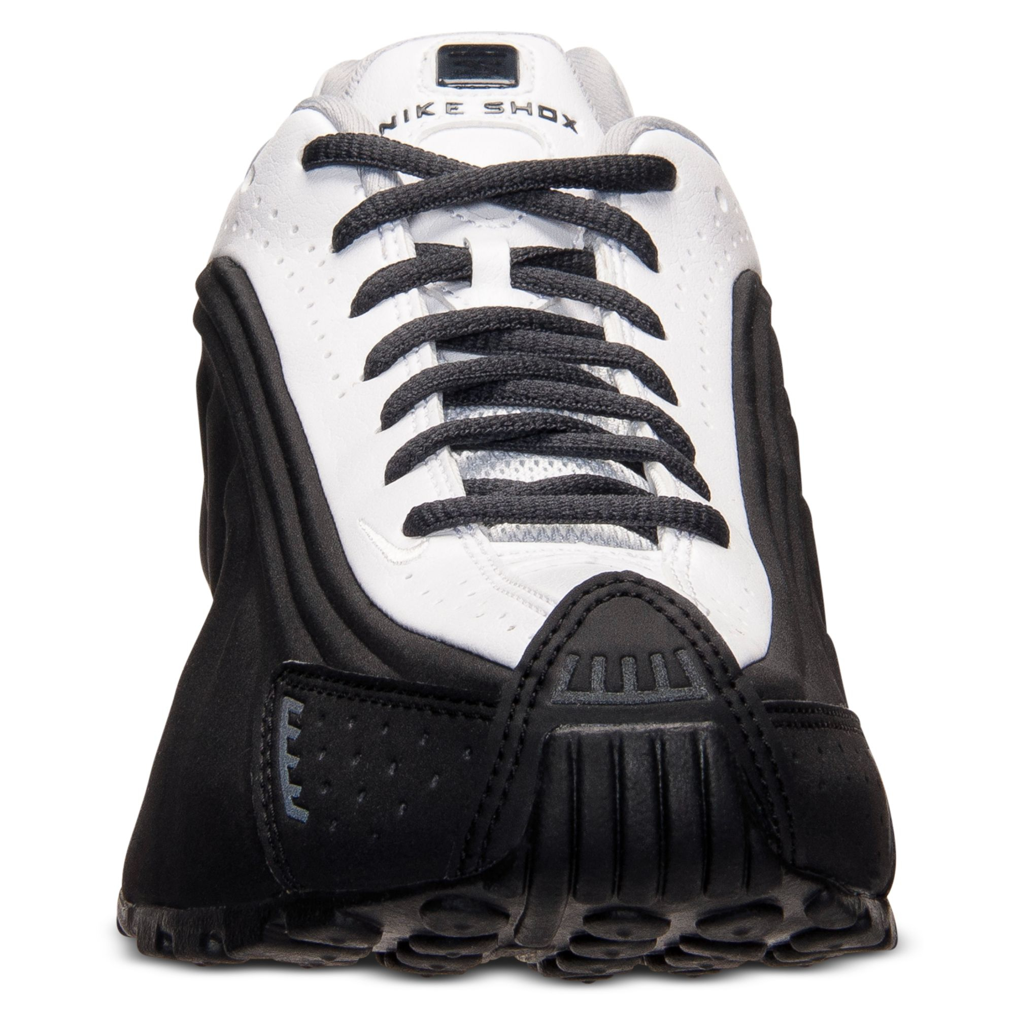 do nike shox r4 run small