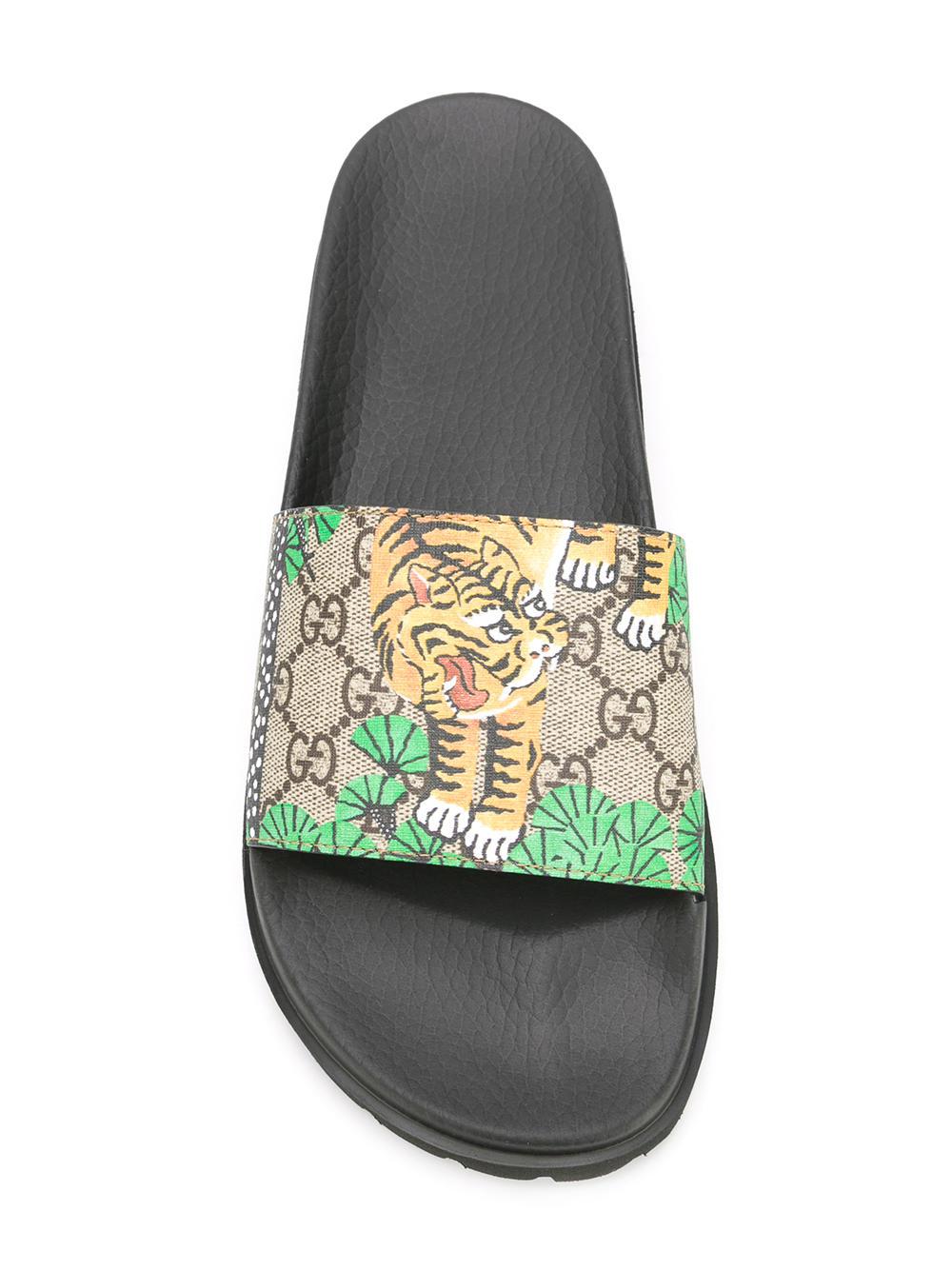 Gucci Mens Gg Supreme Wolf Head Slide Sandals in Natural 