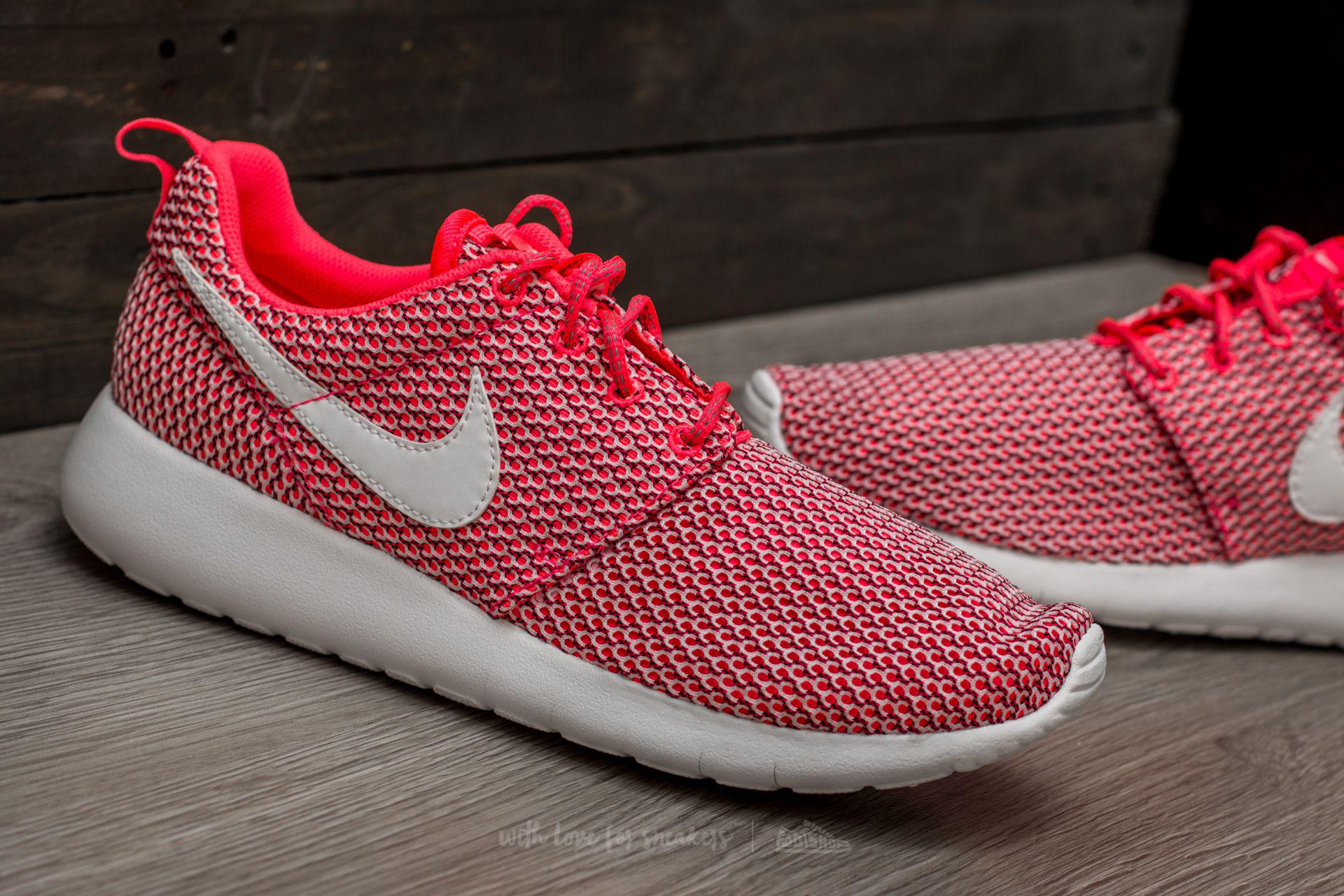 nike roshe one women pink
