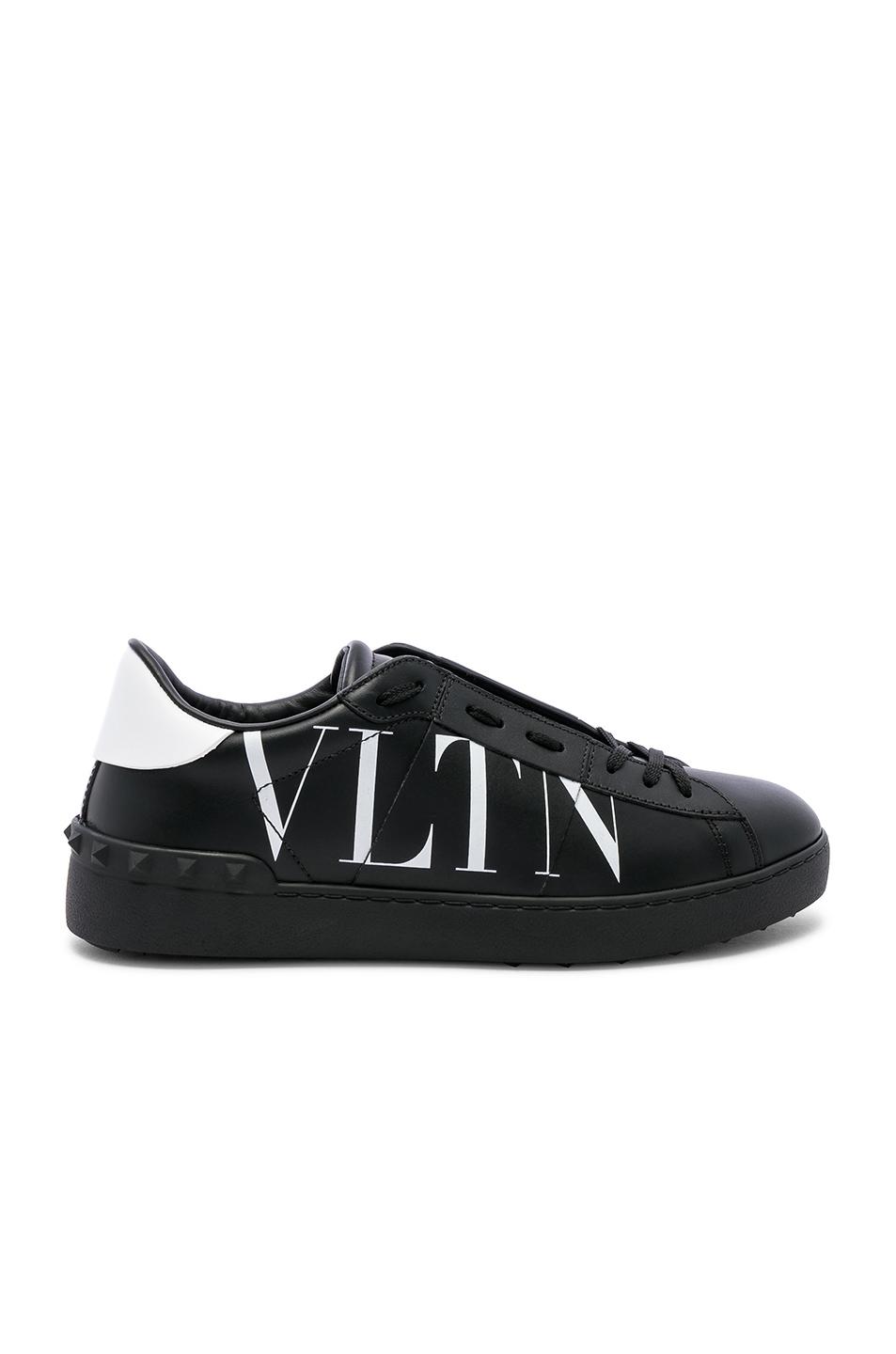 Valentino Leather Logo Sneaker in Black for Men - Lyst