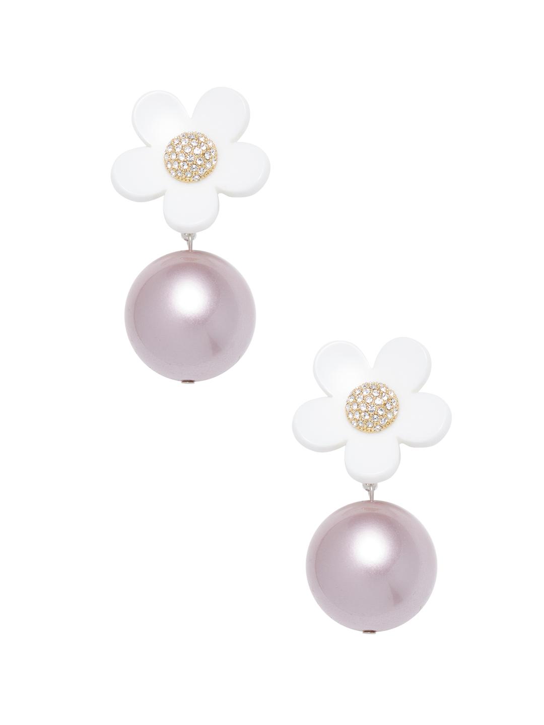 Lyst Marc Jacobs Str Daisy Pearl Statement Drop Earrings Gallery