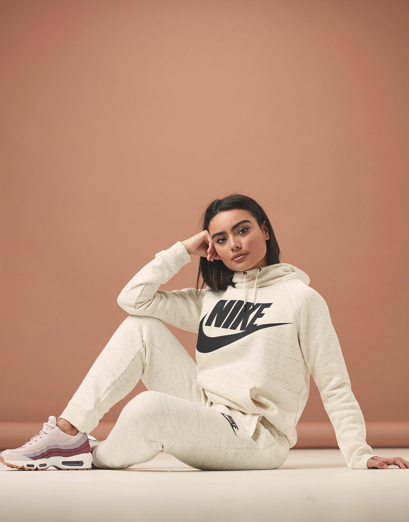 womens nike rally jogger