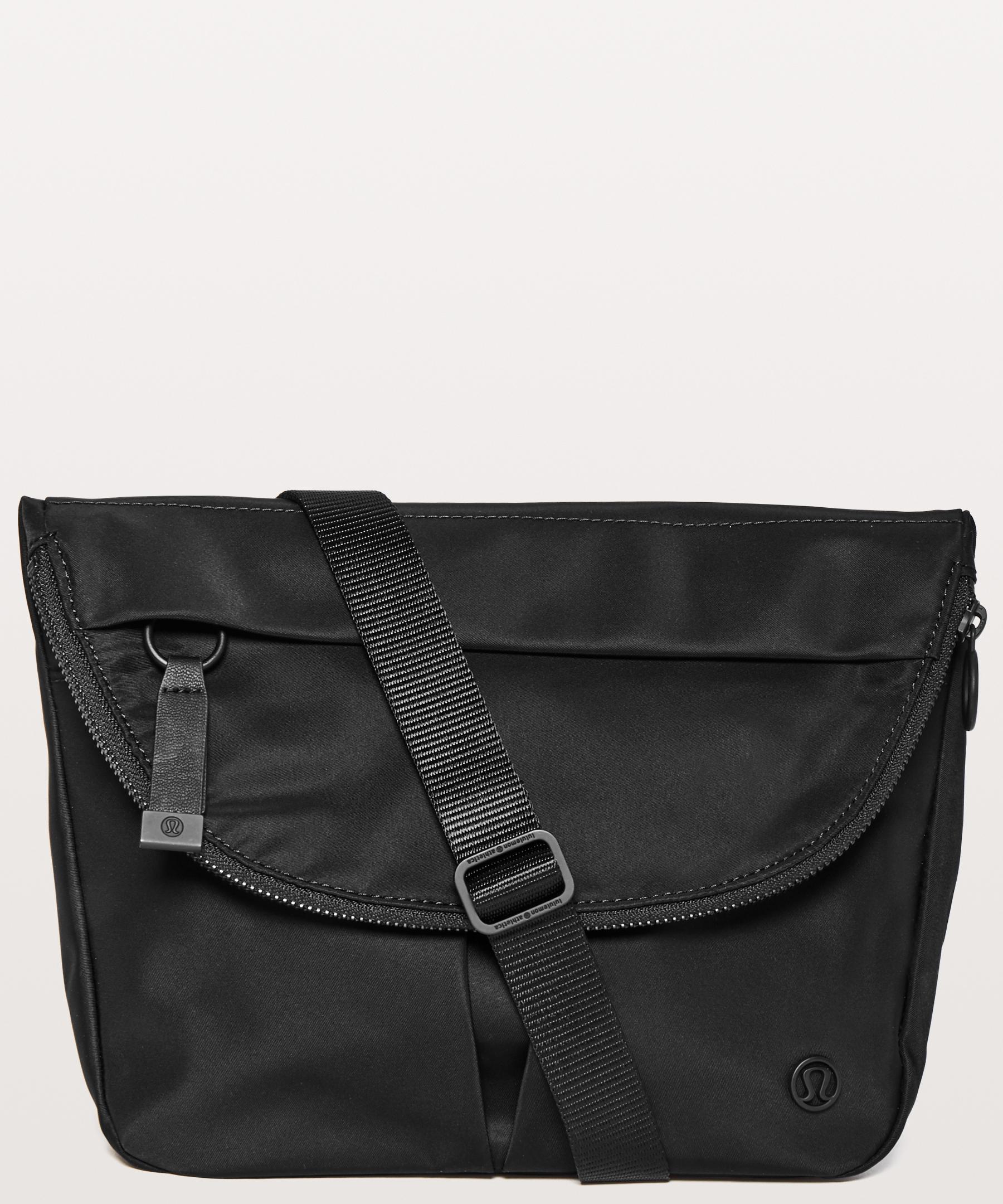 lululemon waterproof bag