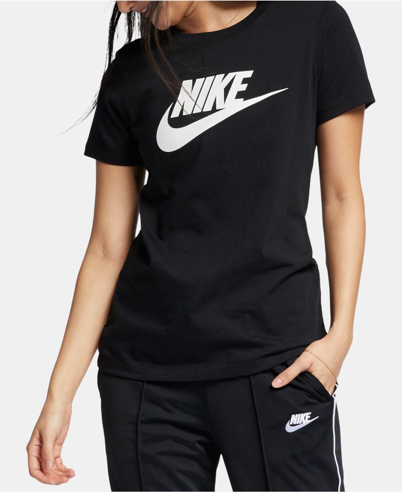 Nike Sportswear Essential T-shirt in Black - Lyst