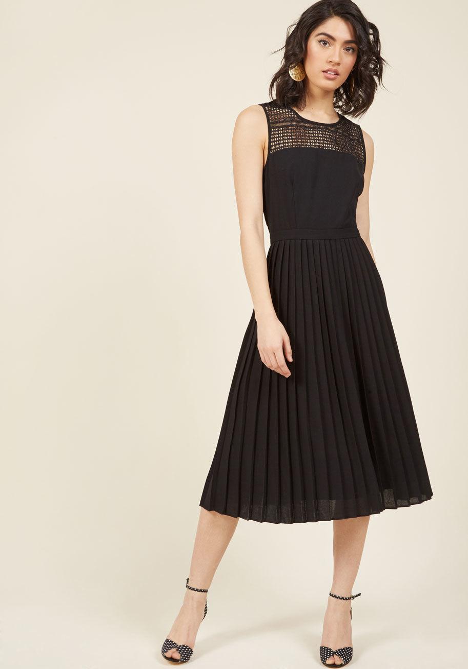 Lyst Modcloth Refreshingly Fetching Midi Dress In Noir In Black