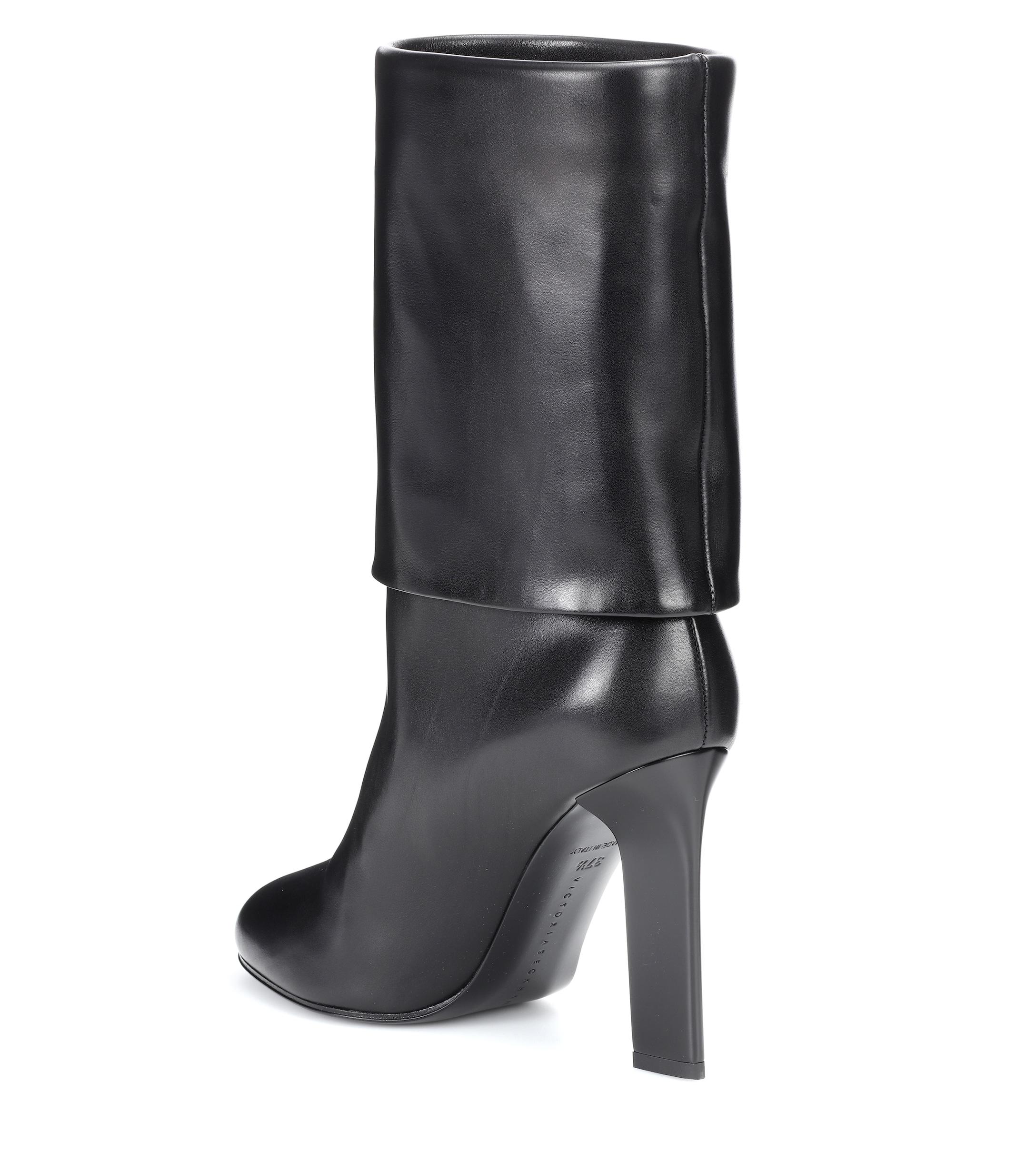 Victoria Beckham Leather Ankle Boots in Black - Lyst