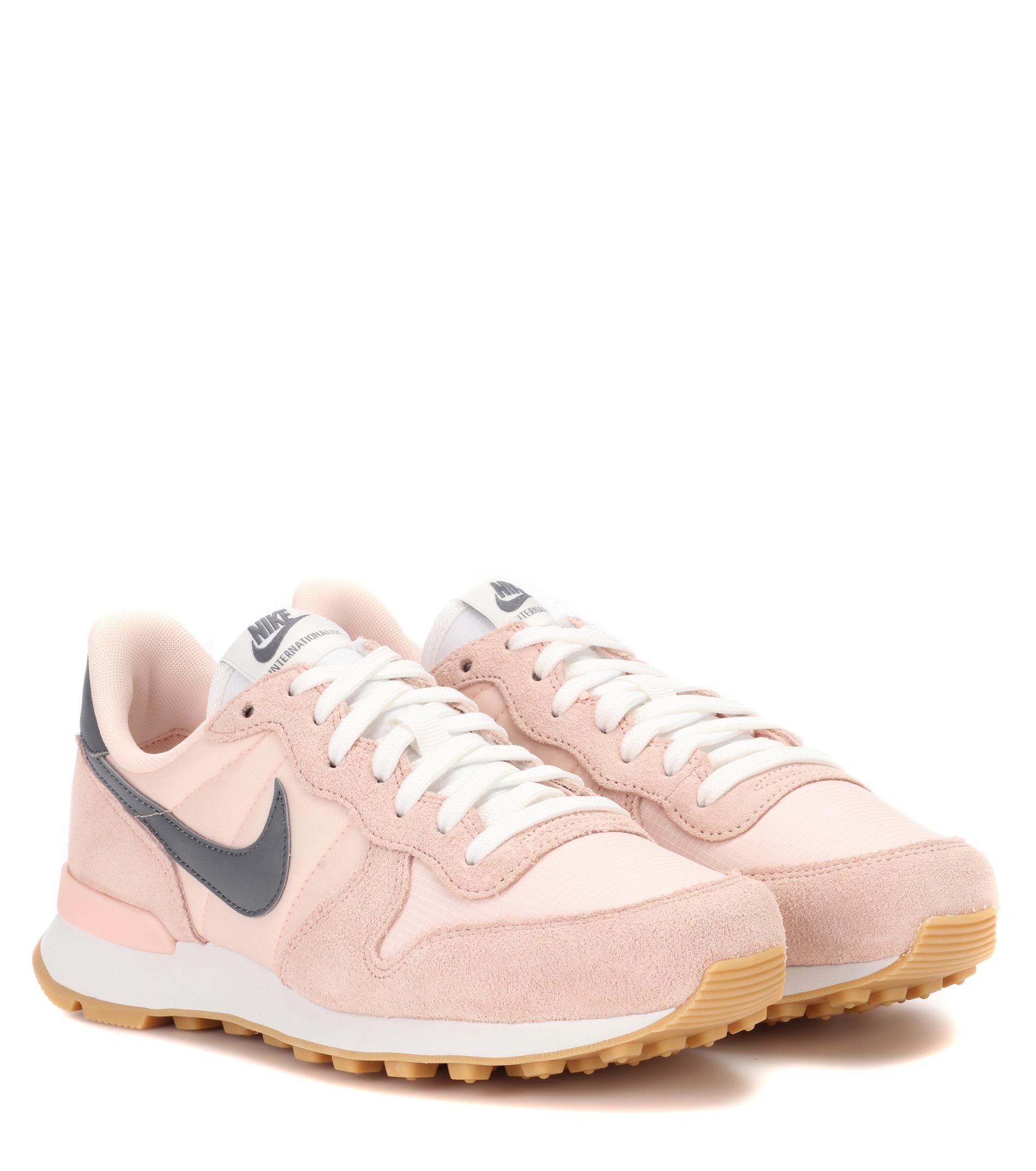 nike internationalist pink nike internationalist pink