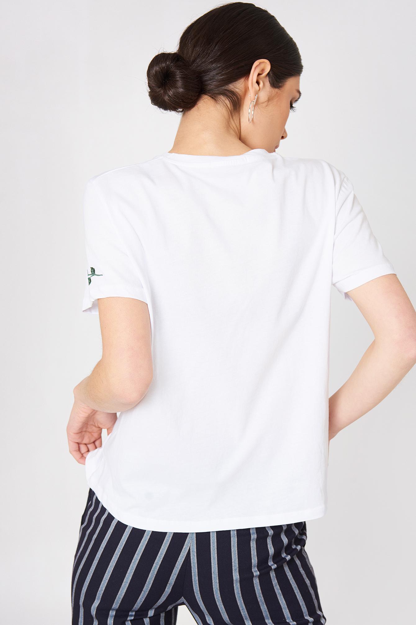 white tee with rose