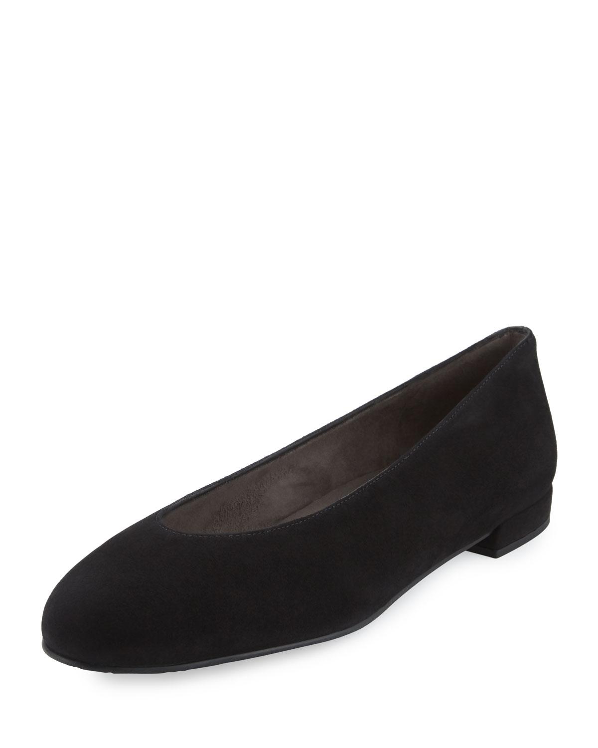 stuart weitzman chicflat suede almond toe flat in black lyst stuart weitzman chicflat suede almond toe flat in black lyst