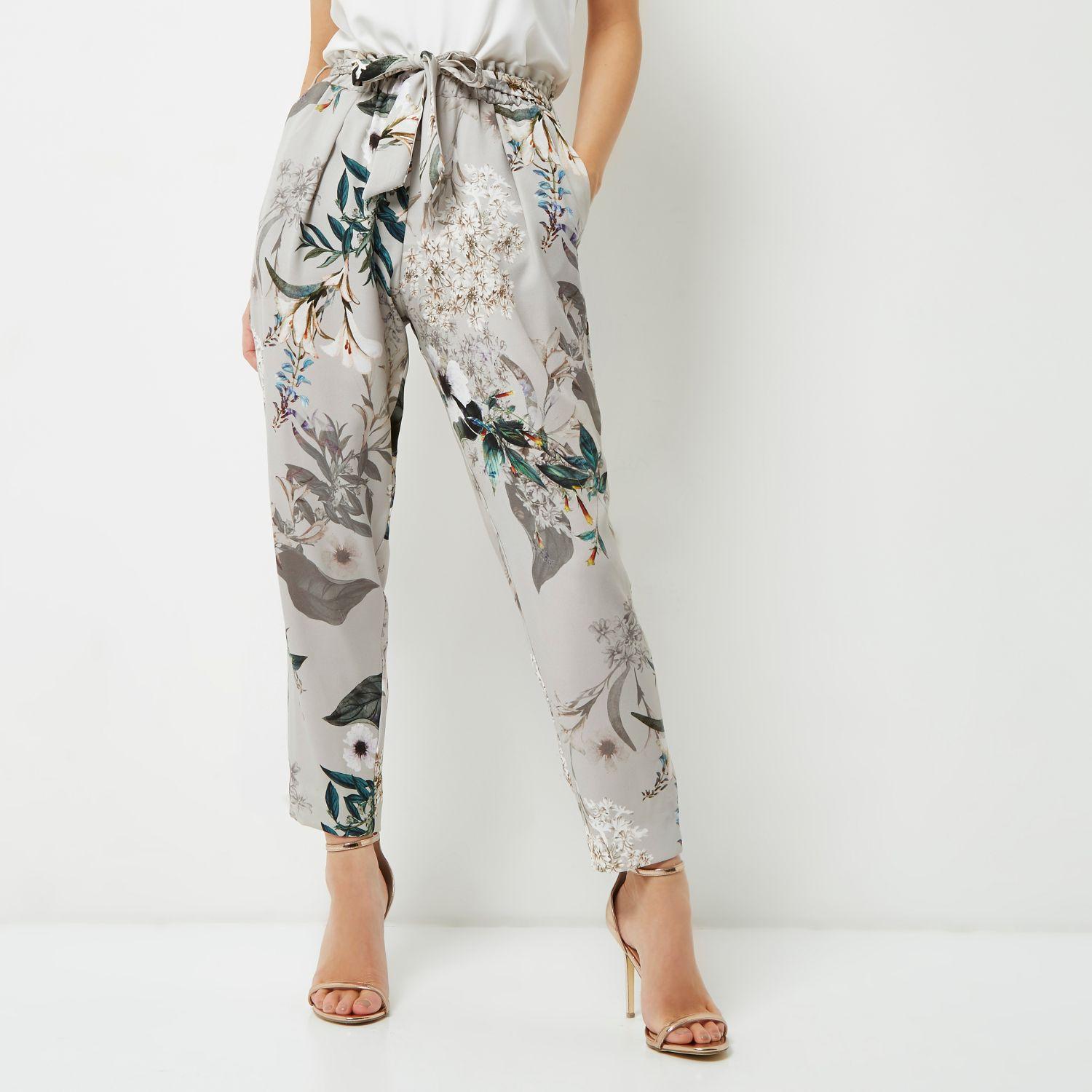 River Island Petite Grey Floral Print Tapered Trousers in Gray - Lyst