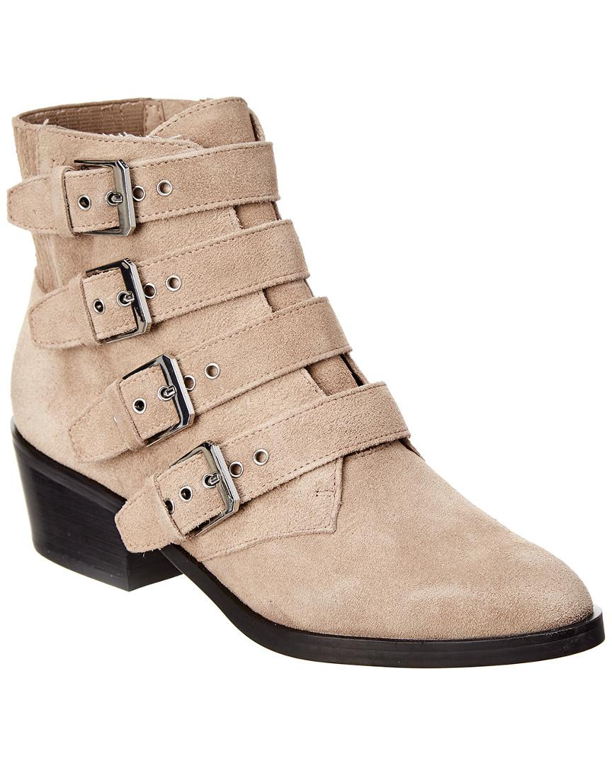 snow boots size 5.5