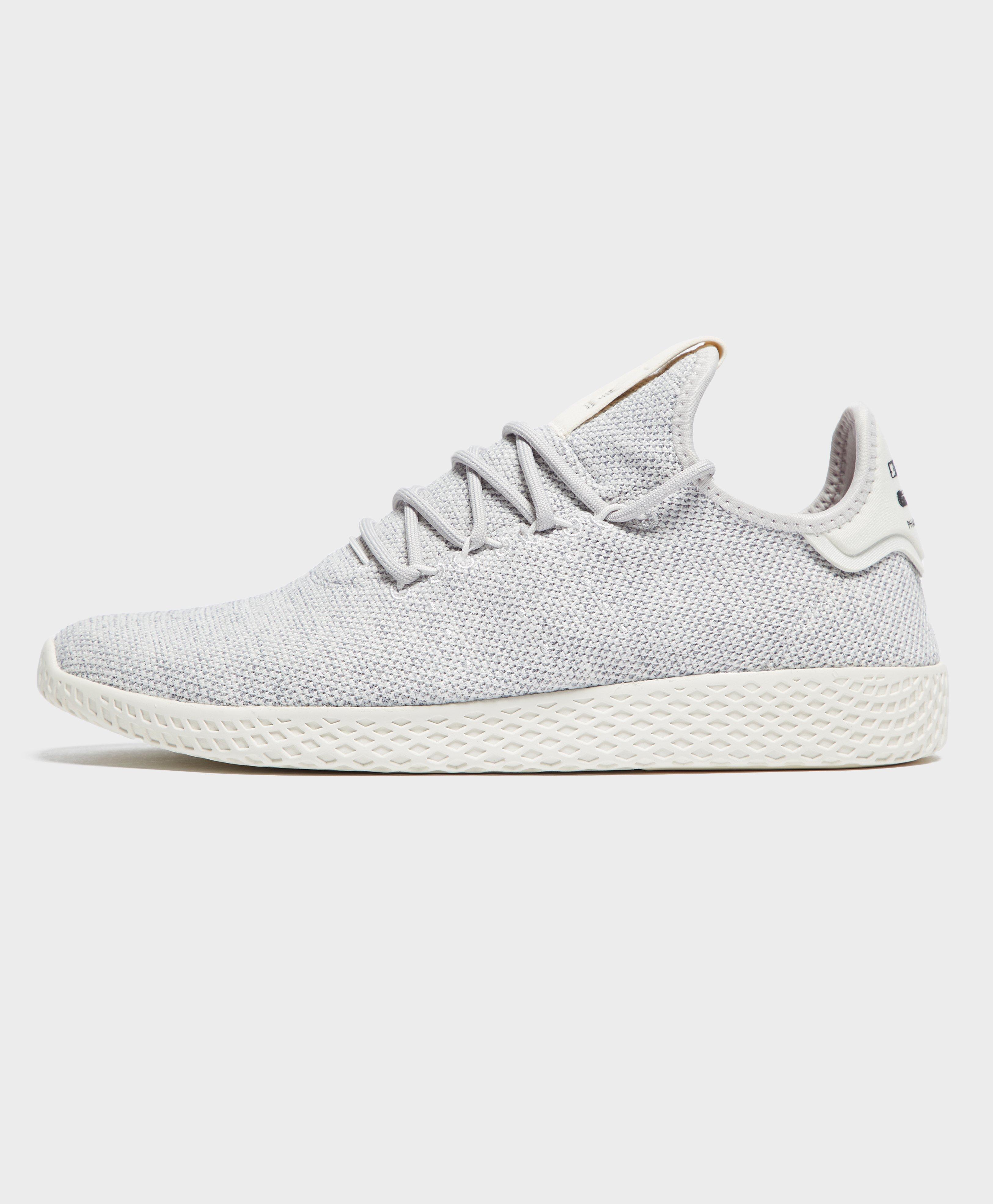 lyst adidas originali x pharrell williams tennis hu primeknit per gli uomini. lyst adidas originali x pharrell williams tennis hu primeknit per gli uomini.