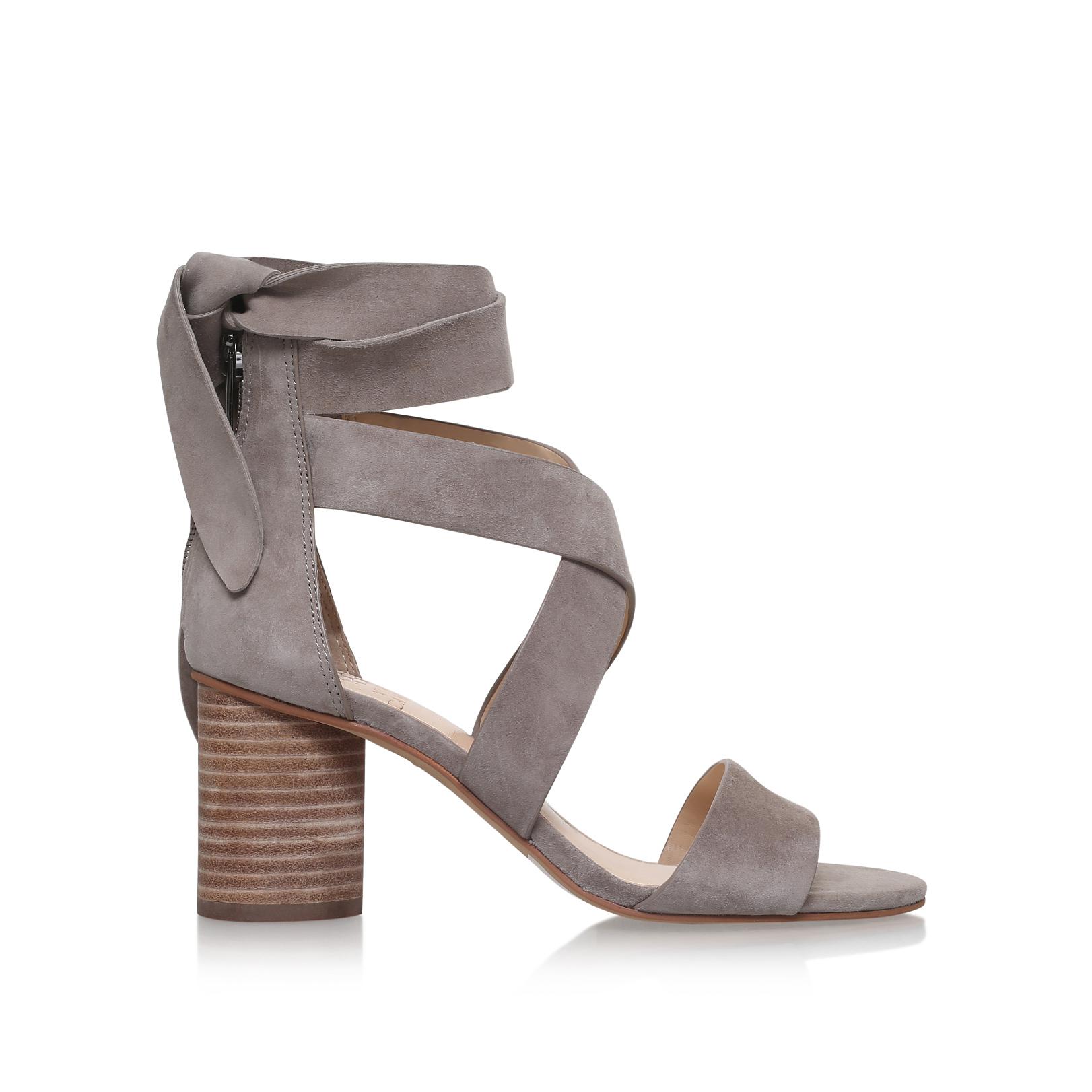 vince camuto jenivey