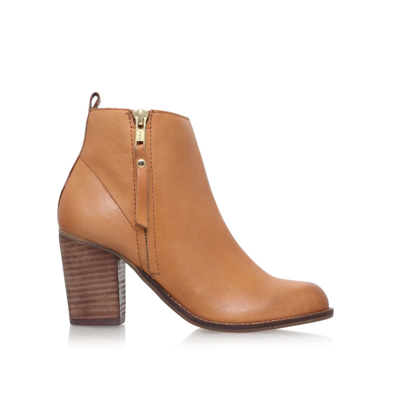 carvela solid tan boots