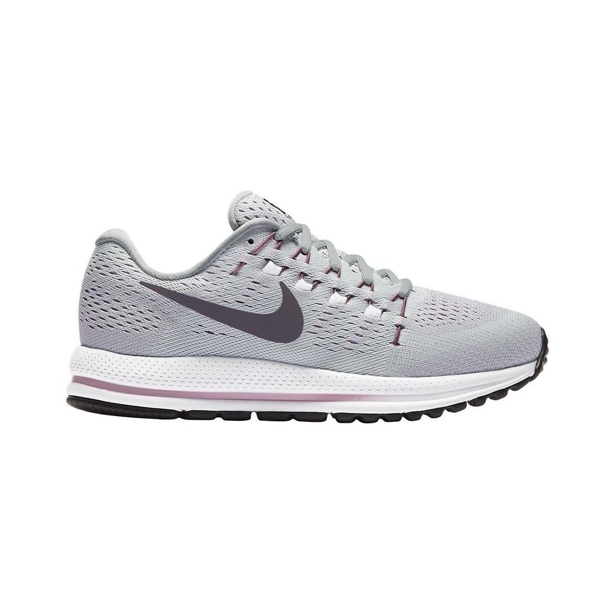 lyst nike wmns aria zoom vomero 12 scarpe da donna (formatori) in grigio lyst nike wmns aria zoom vomero 12 scarpe da donna (formatori) in grigio