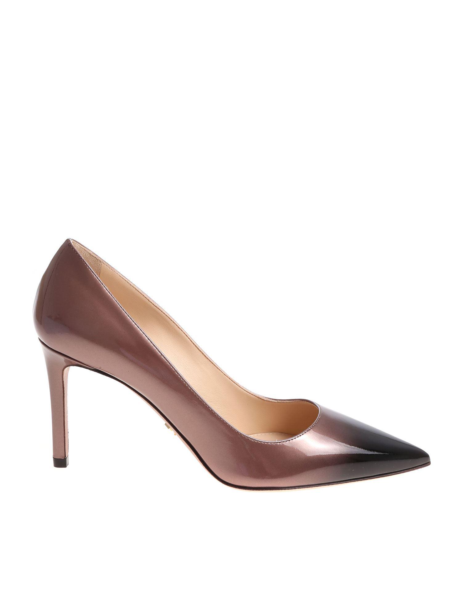 pumps in mauve