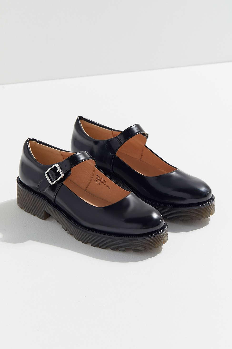 urban outfitters black mary janes