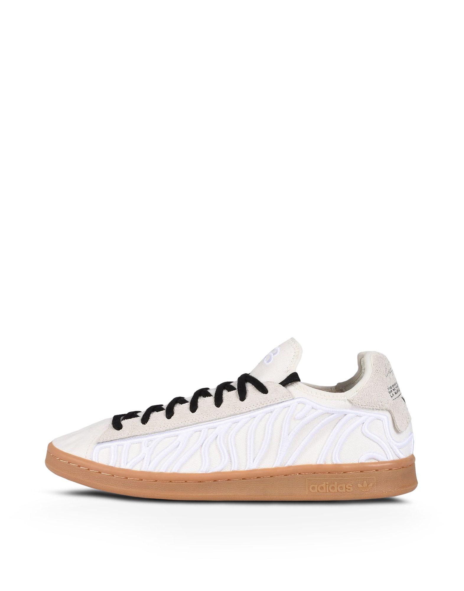 shishu stan sneakers